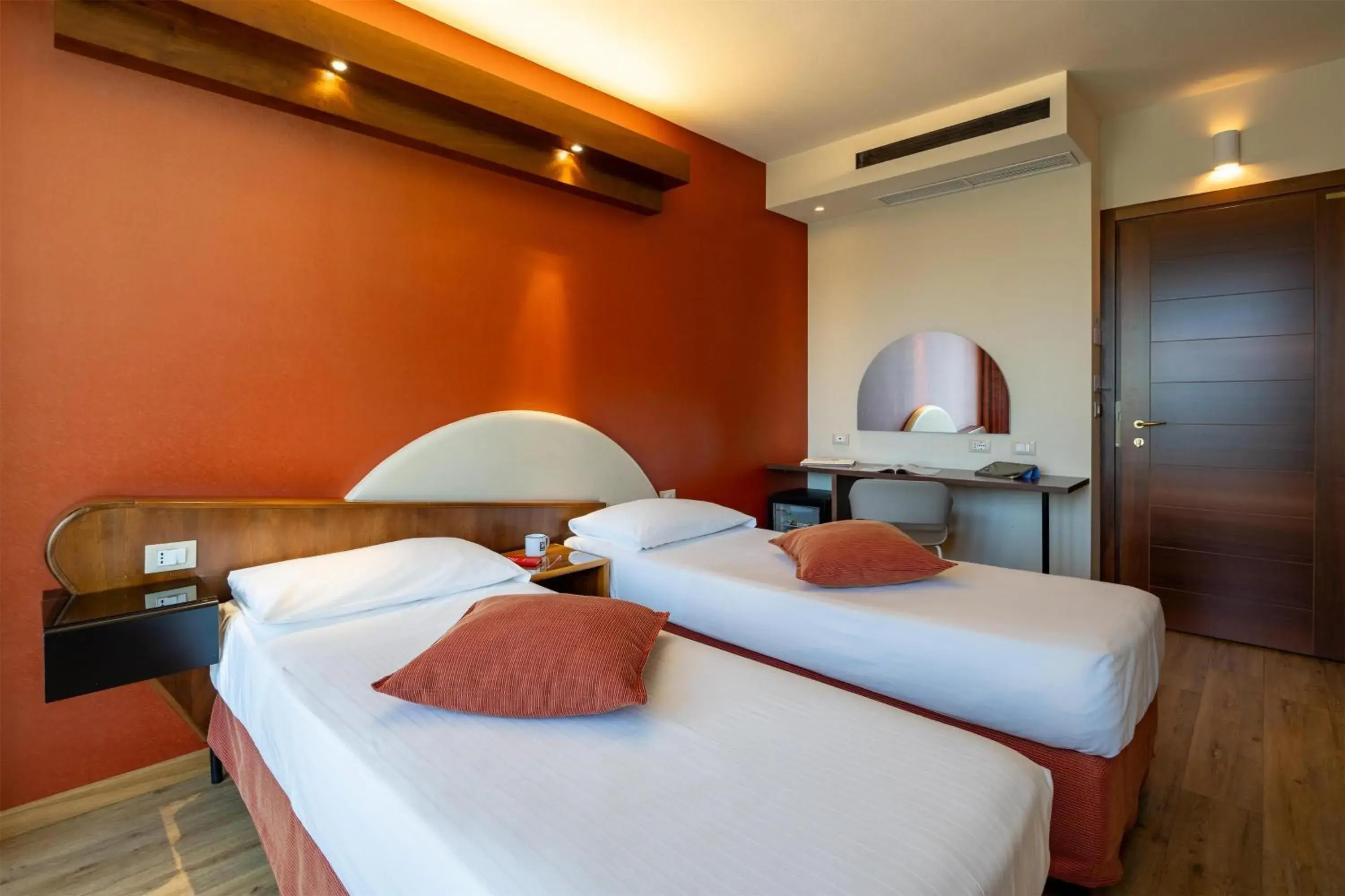 Connecting Rooms with One Queen and Two Single Beds in La Villa - Sure Hotel Collection by Best Western Connecting Rooms with One Queen and Two Single Beds in La Villa - Sure Hotel Collection by Best Western