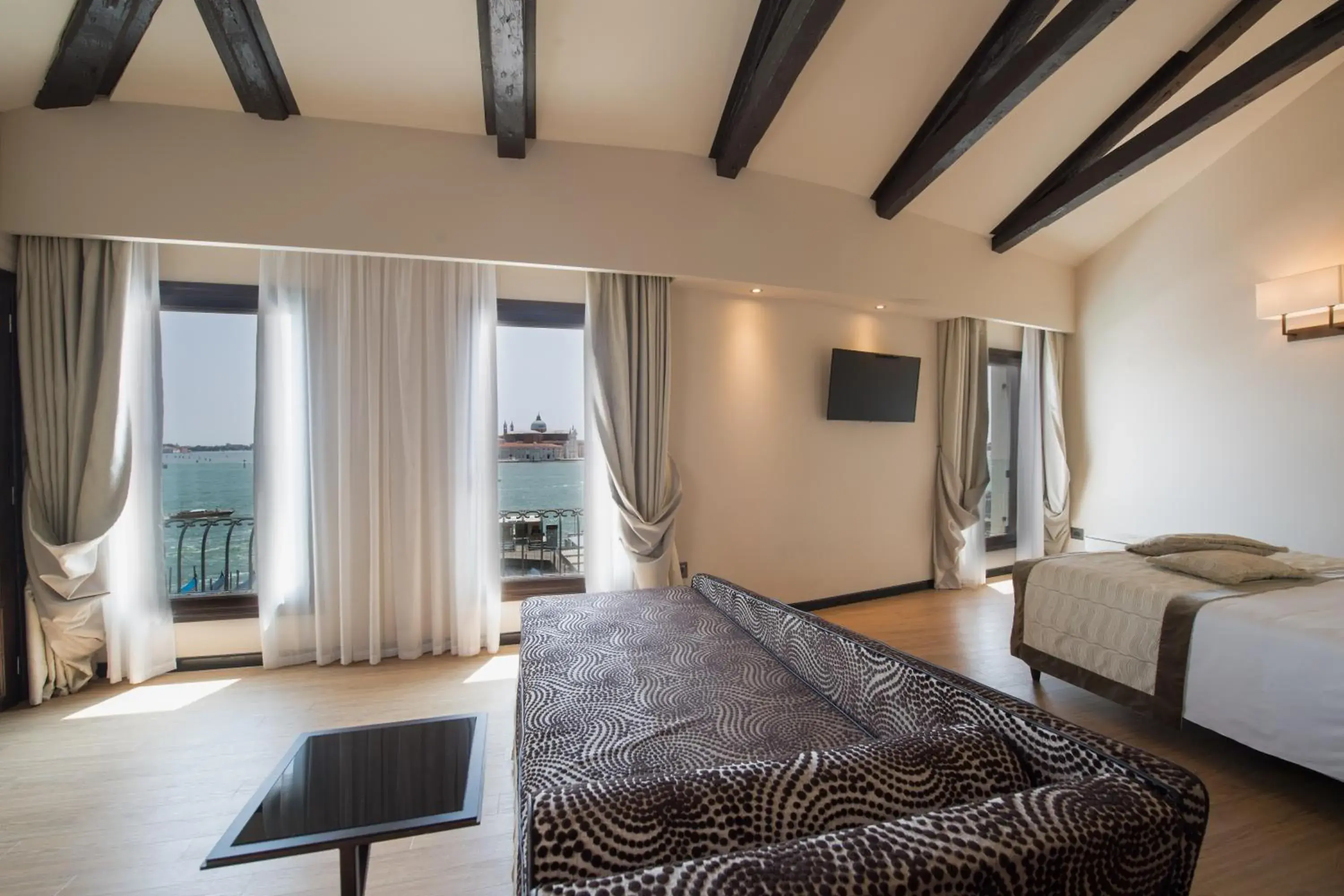 Junior Suite with Lagoon View in Hotel Paganelli Junior Suite with Lagoon View in Hotel Paganelli