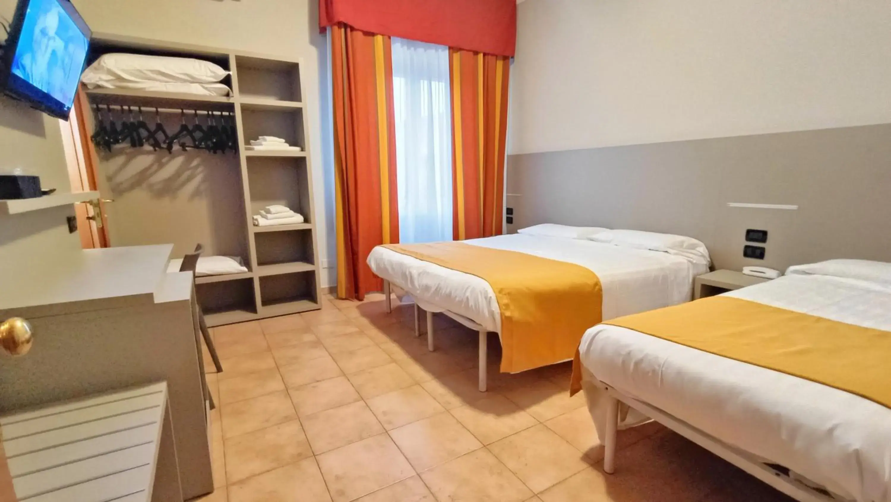 Triple Room in Valmarina Triple Room in Valmarina