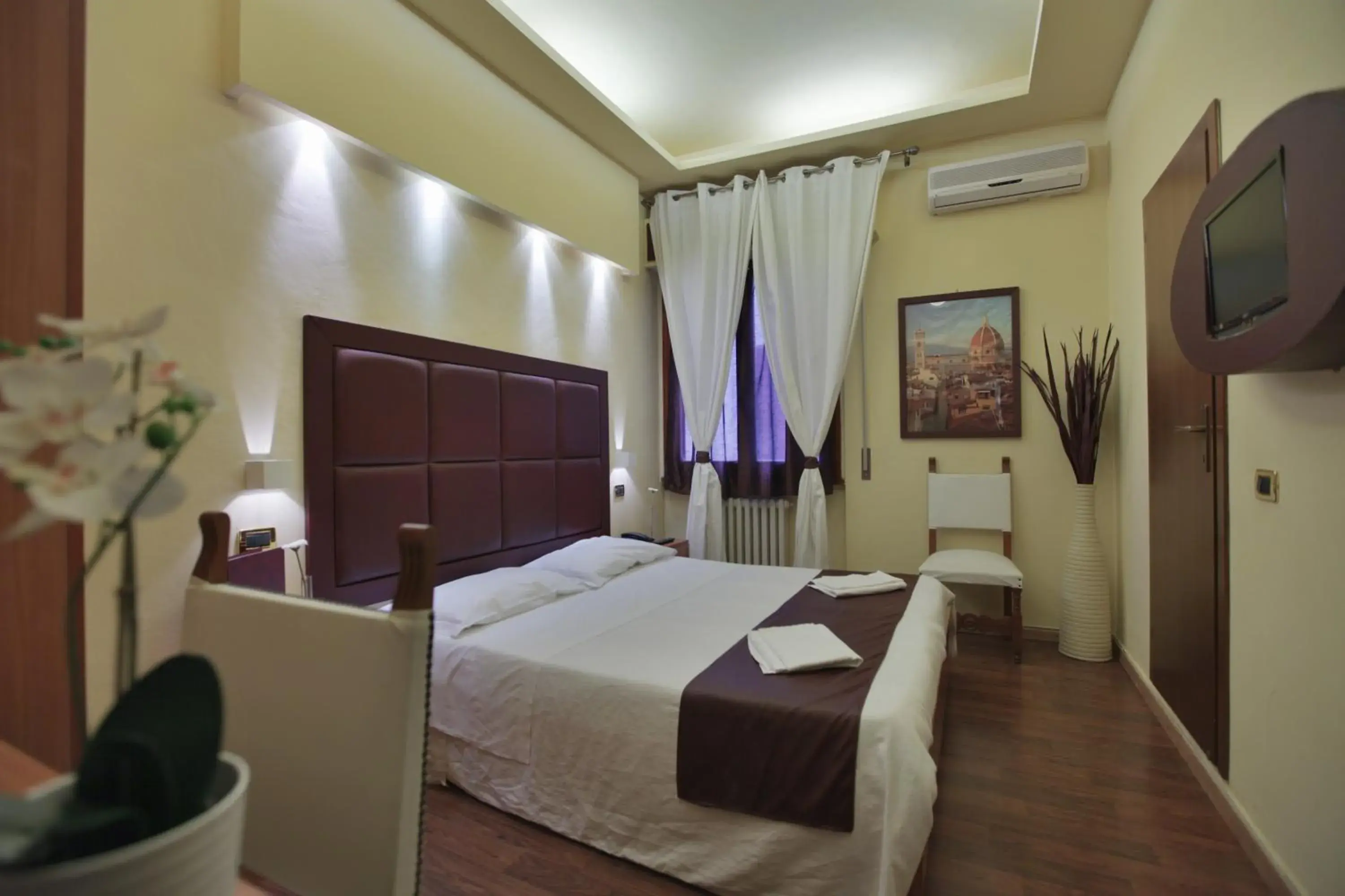 Double or Twin Room in EuroHome Double or Twin Room in EuroHome