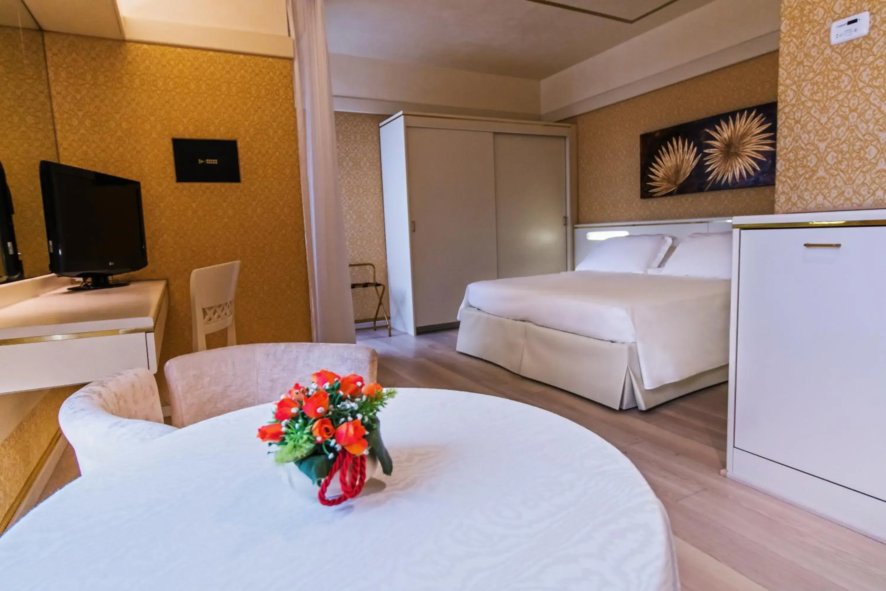 Executive Quadruple Room in Hotel Bristol Executive Quadruple Room in Hotel Bristol