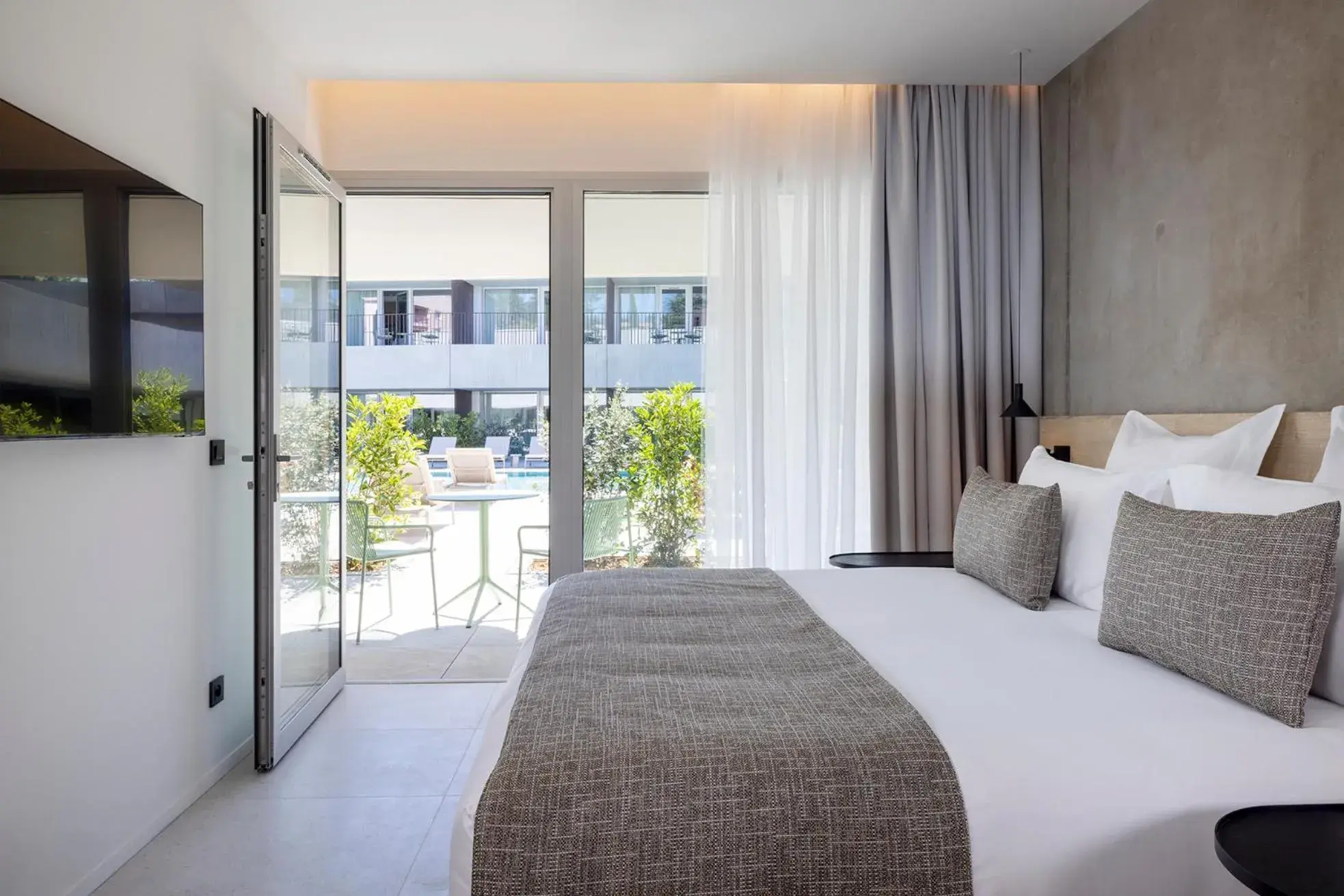 King Suite with Pool View in Hôtel Spa Restaurant Villa Castellane King Suite with Pool View in Hôtel Spa Restaurant Villa Castellane