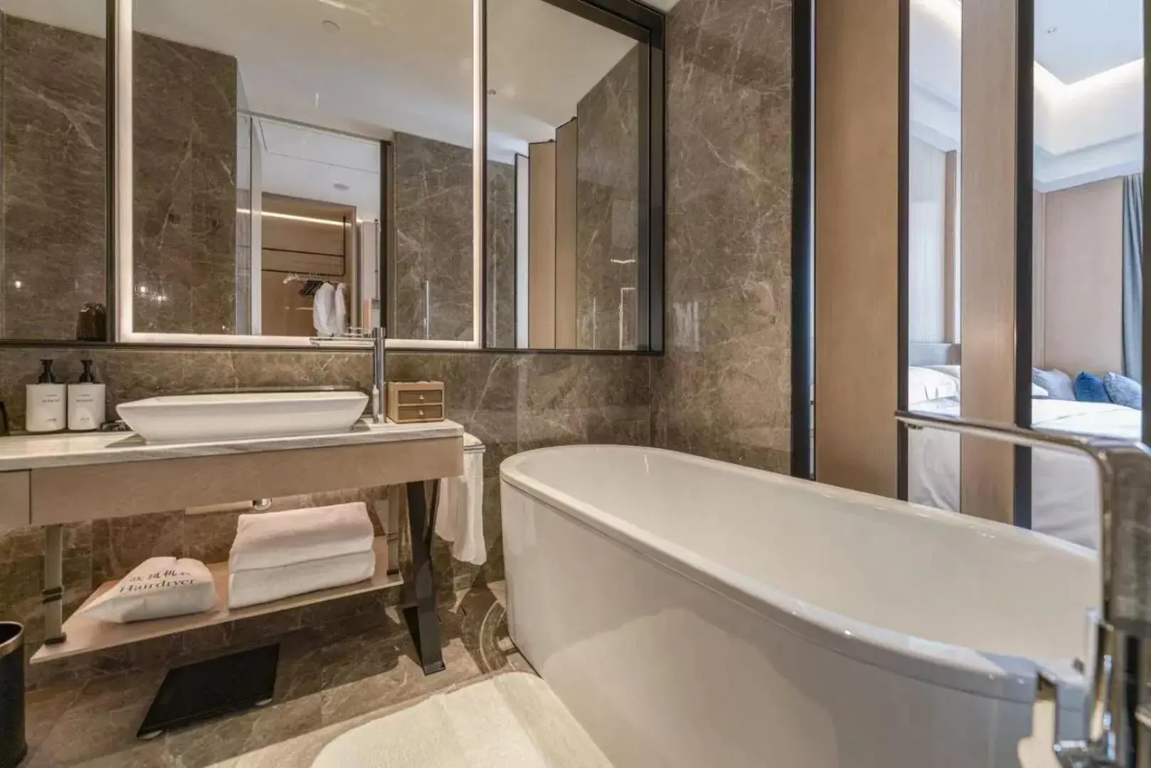 Classic King Room with Club Access in InterContinental Hangzhou Liangzhu by IHG Classic King Room with Club Access in InterContinental Hangzhou Liangzhu by IHG