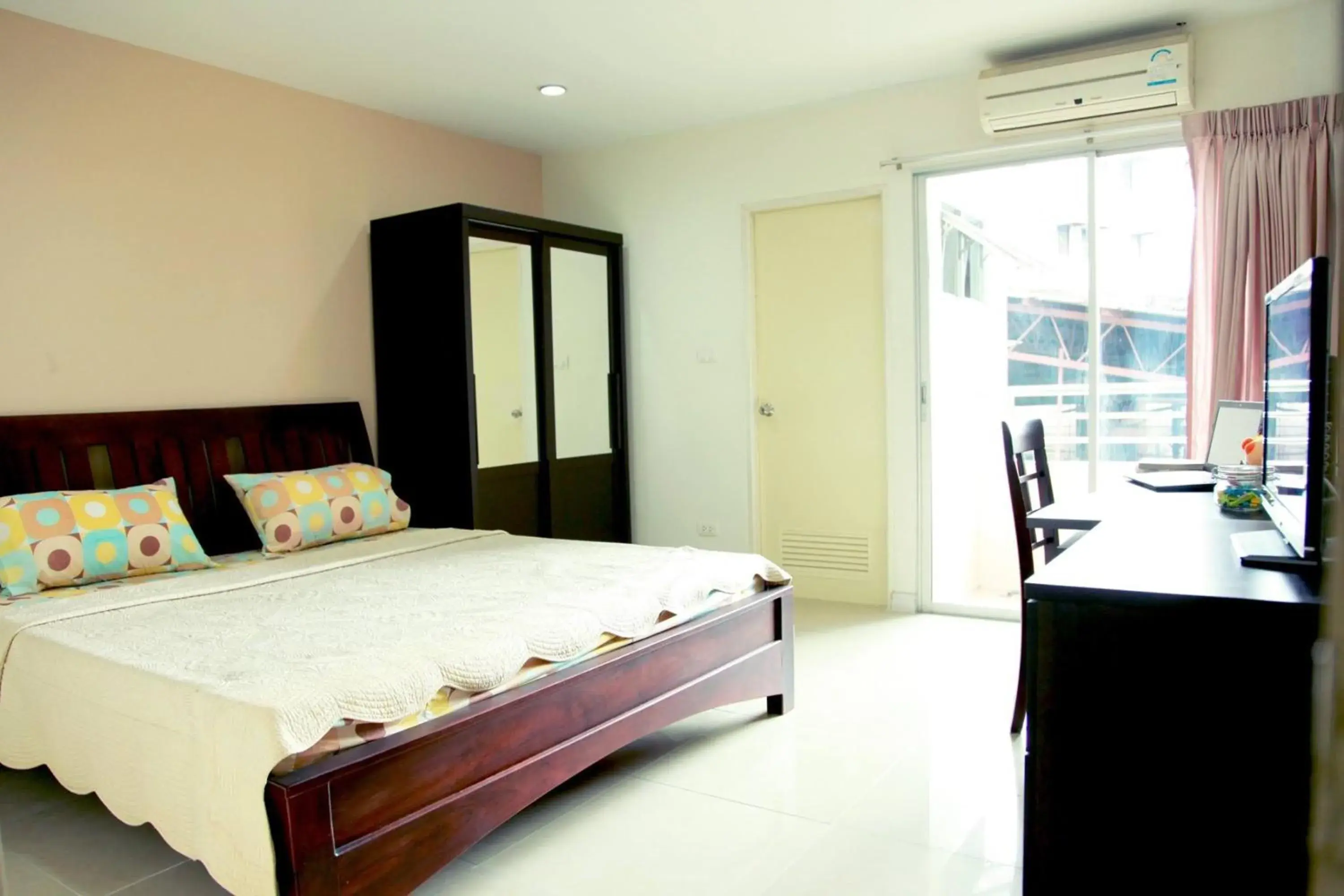 Deluxe Double Room in Mee sook Hotel and Residence Deluxe Double Room in Mee sook Hotel and Residence