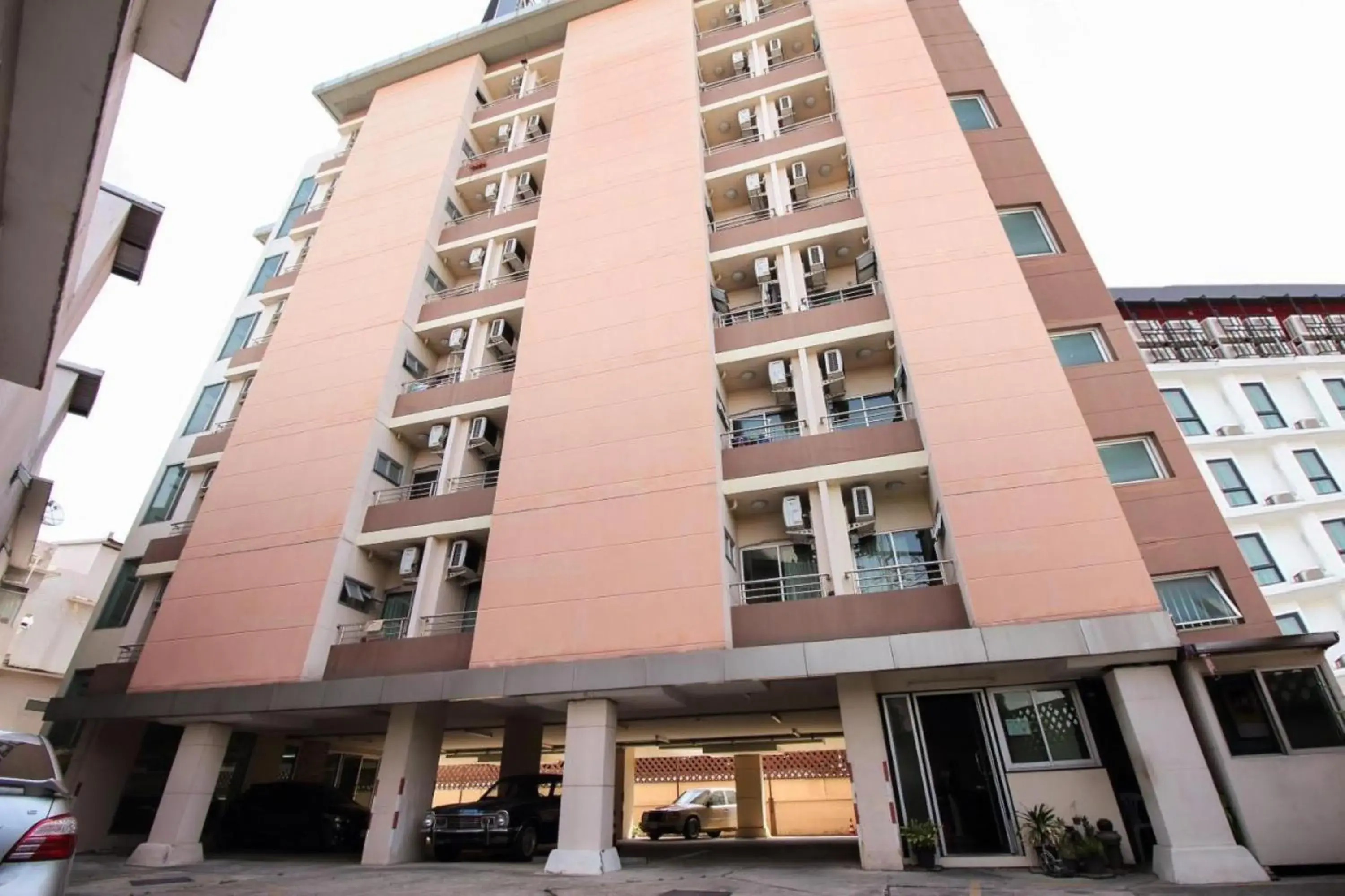 Mee sook Hotel and Residence Mee sook Hotel and Residence