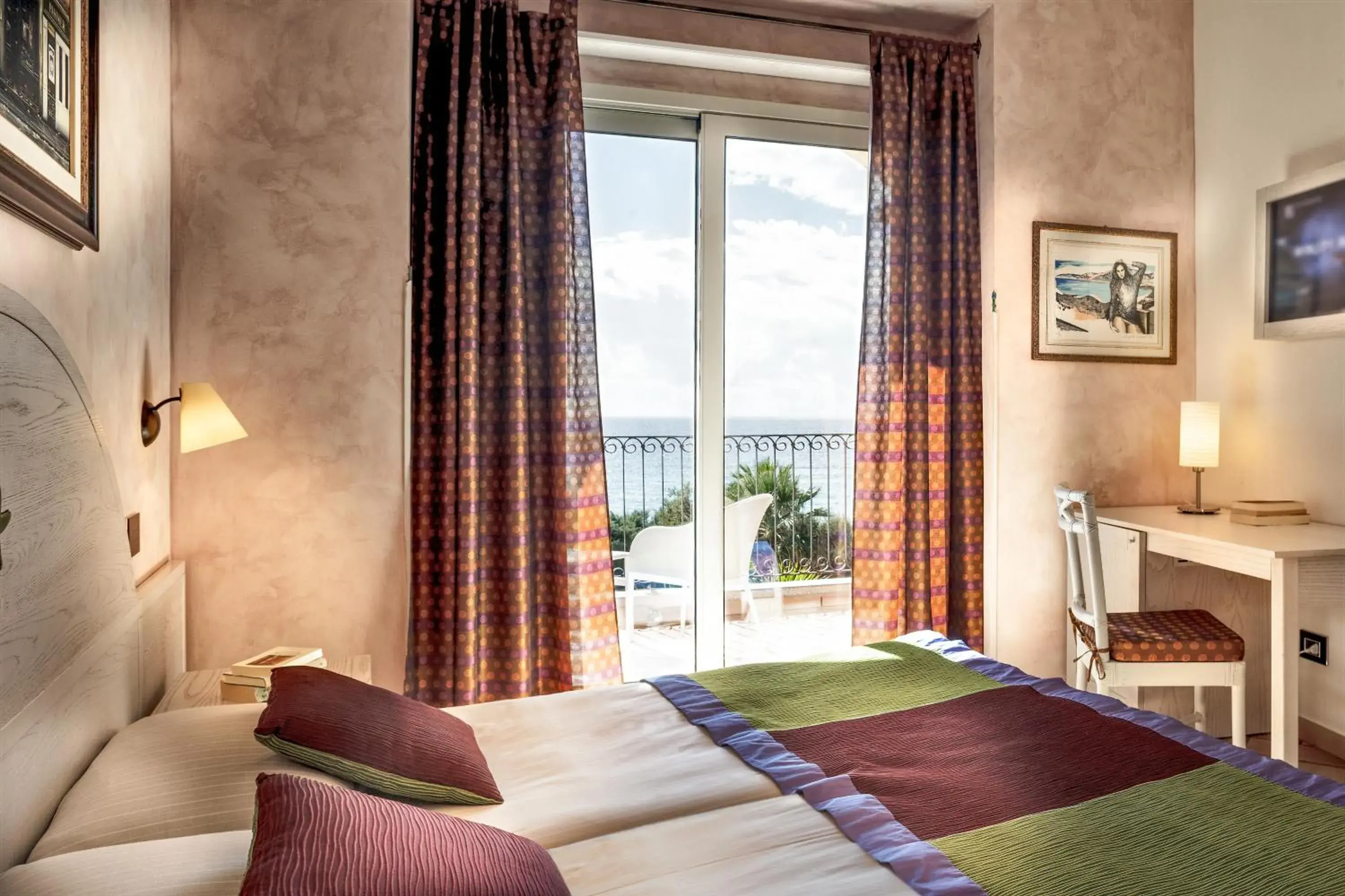 Classic Double or Twin Room with Sea View in Hotel Stella Maris Classic Double or Twin Room with Sea View in Hotel Stella Maris