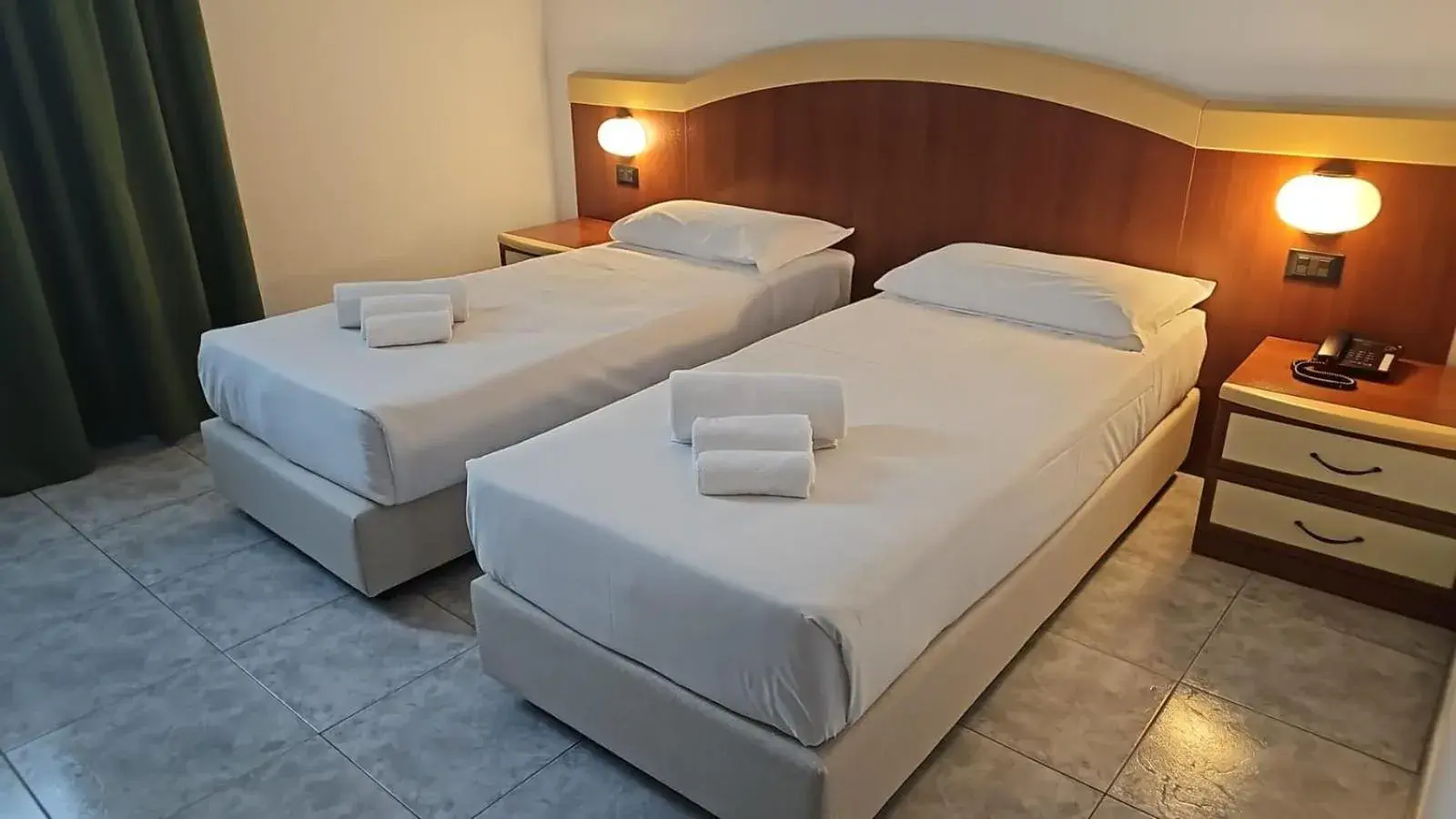 Twin Room in Rivoli Hotel Twin Room in Rivoli Hotel