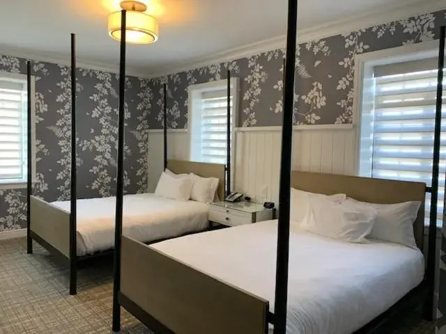 Standard Double Room in St. Clair Inn Standard Double Room in St. Clair Inn