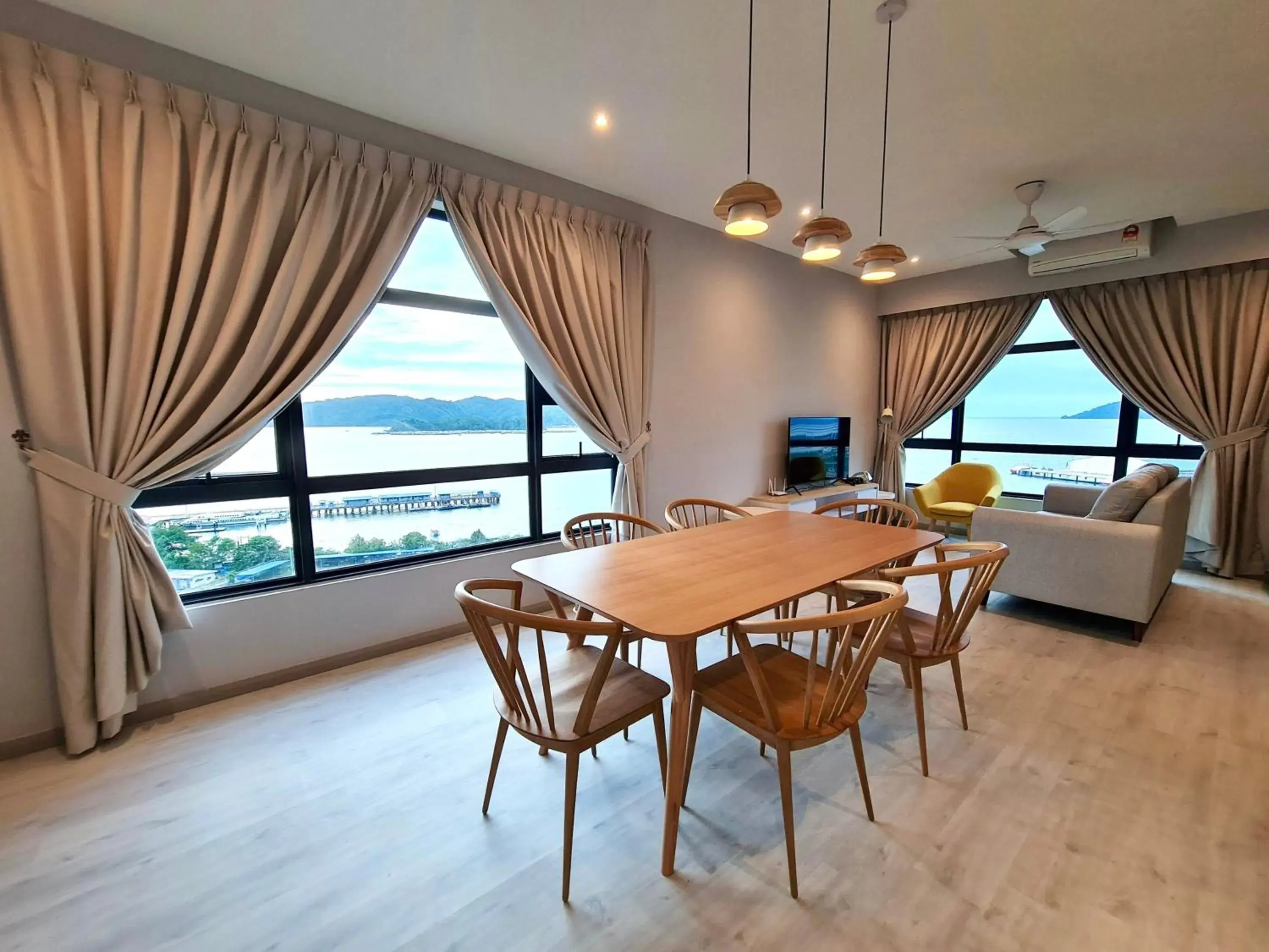 Superior Apartment in Sunset Seaview Vacation Condos @ Jesselton Quay Superior Apartment in Sunset Seaview Vacation Condos @ Jesselton Quay