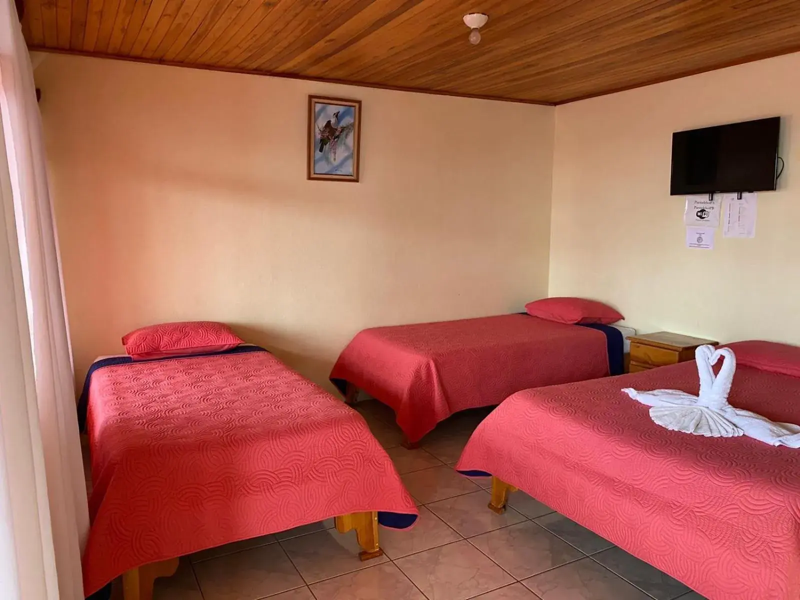 Economy Quadruple Room in Hotel La Puesta Del Sol B&B Economy Quadruple Room in Hotel La Puesta Del Sol B&B