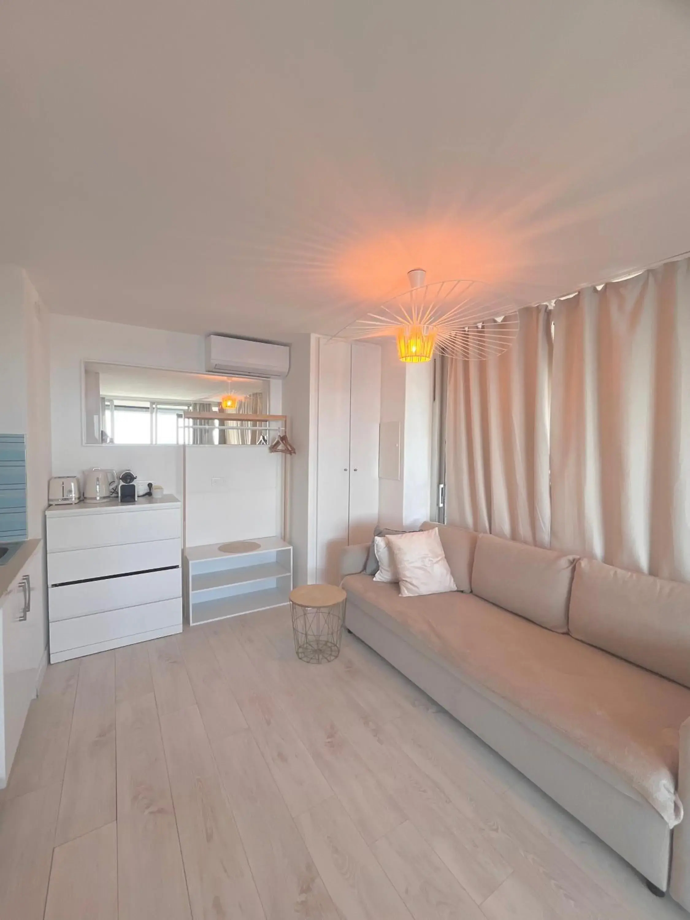 Corner Unit one bedroom with Cabin Sea View for 8 in SARA RIVIERA Costa Plana Corner Unit one bedroom with Cabin Sea View for 8 in SARA RIVIERA Costa Plana