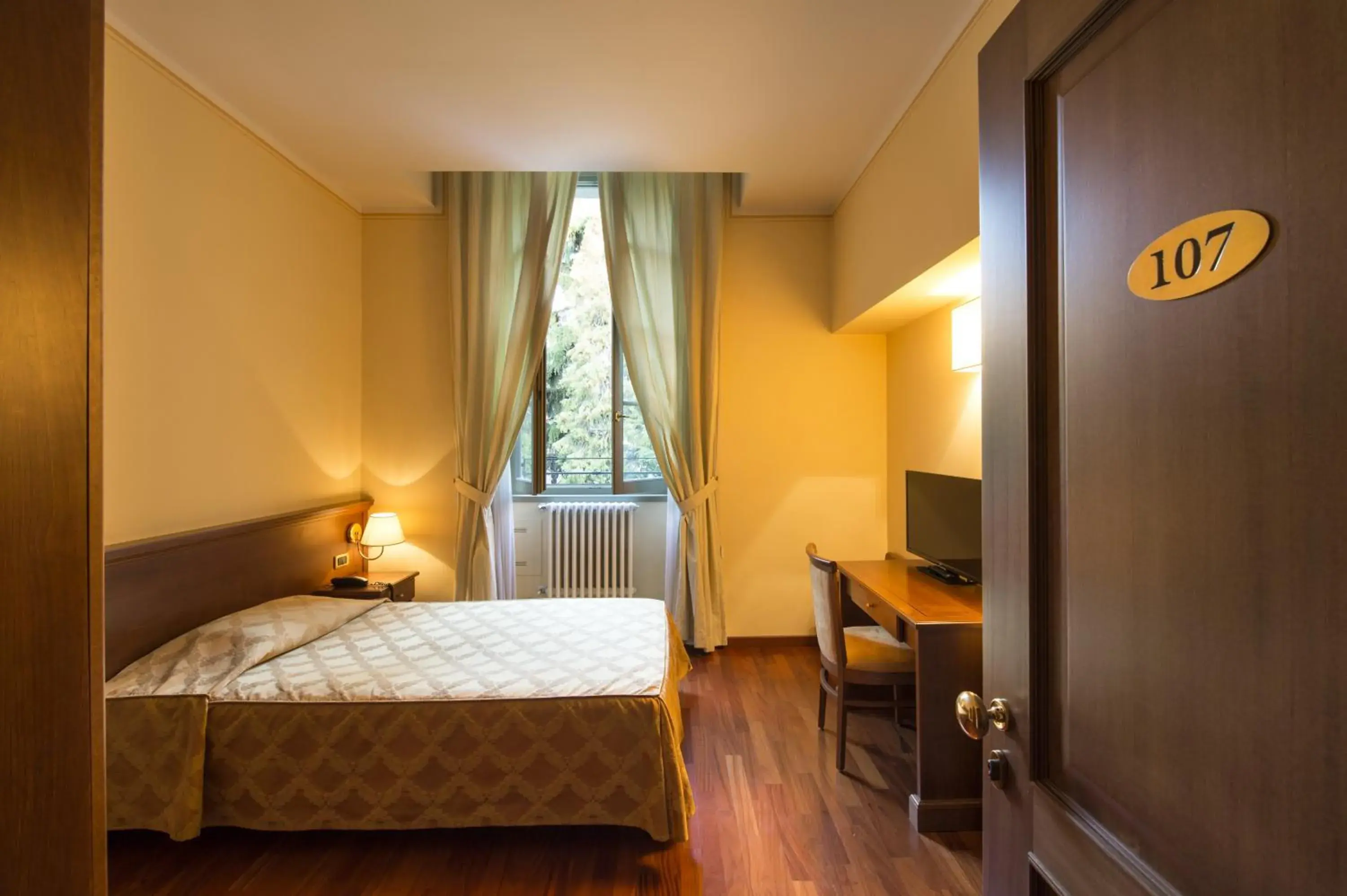 Single Room with Garden View in Centro Paolo VI Single Room with Garden View in Centro Paolo VI