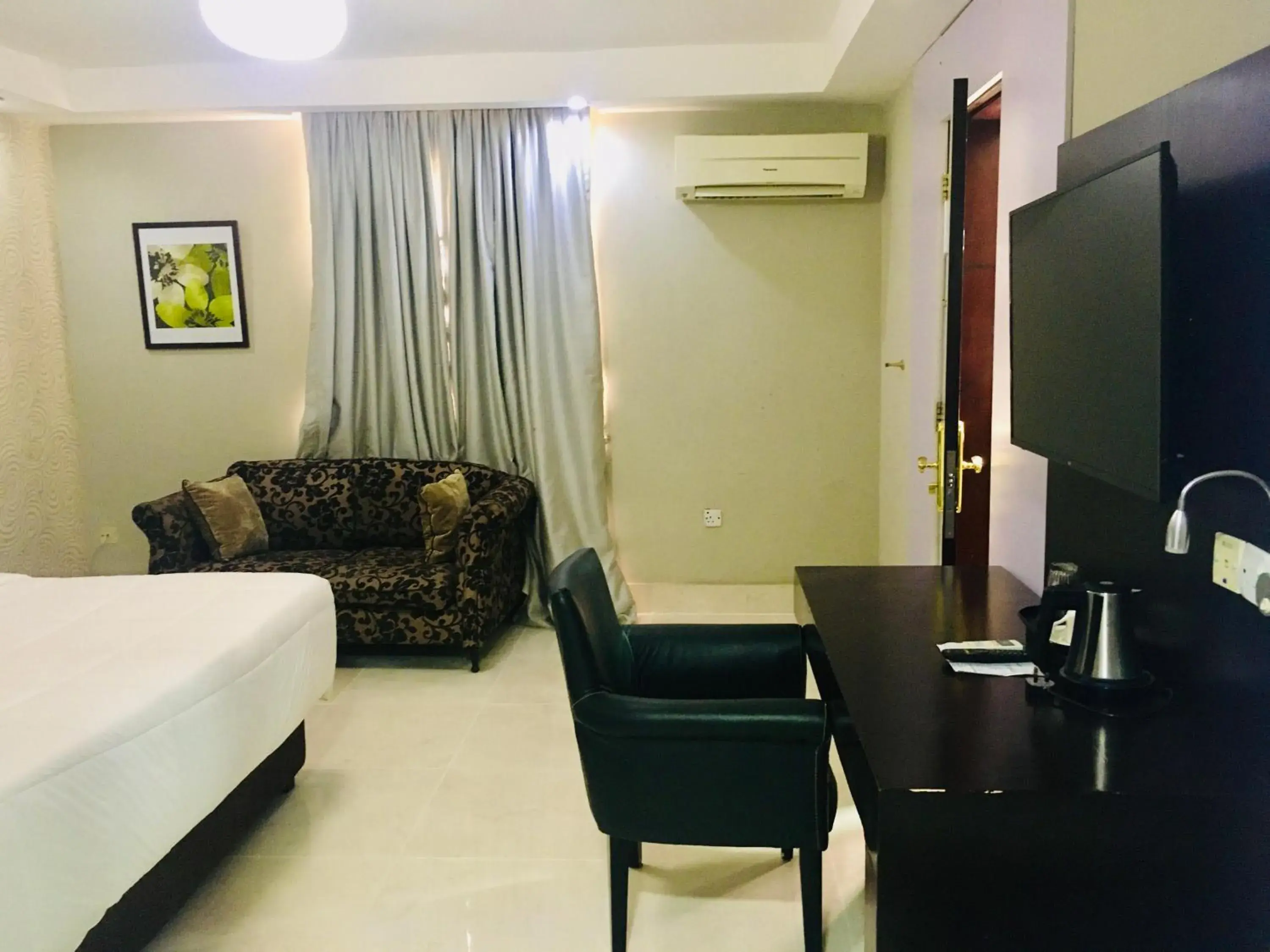 Queen Room in BW Starfire Hotel Queen Room in BW Starfire Hotel