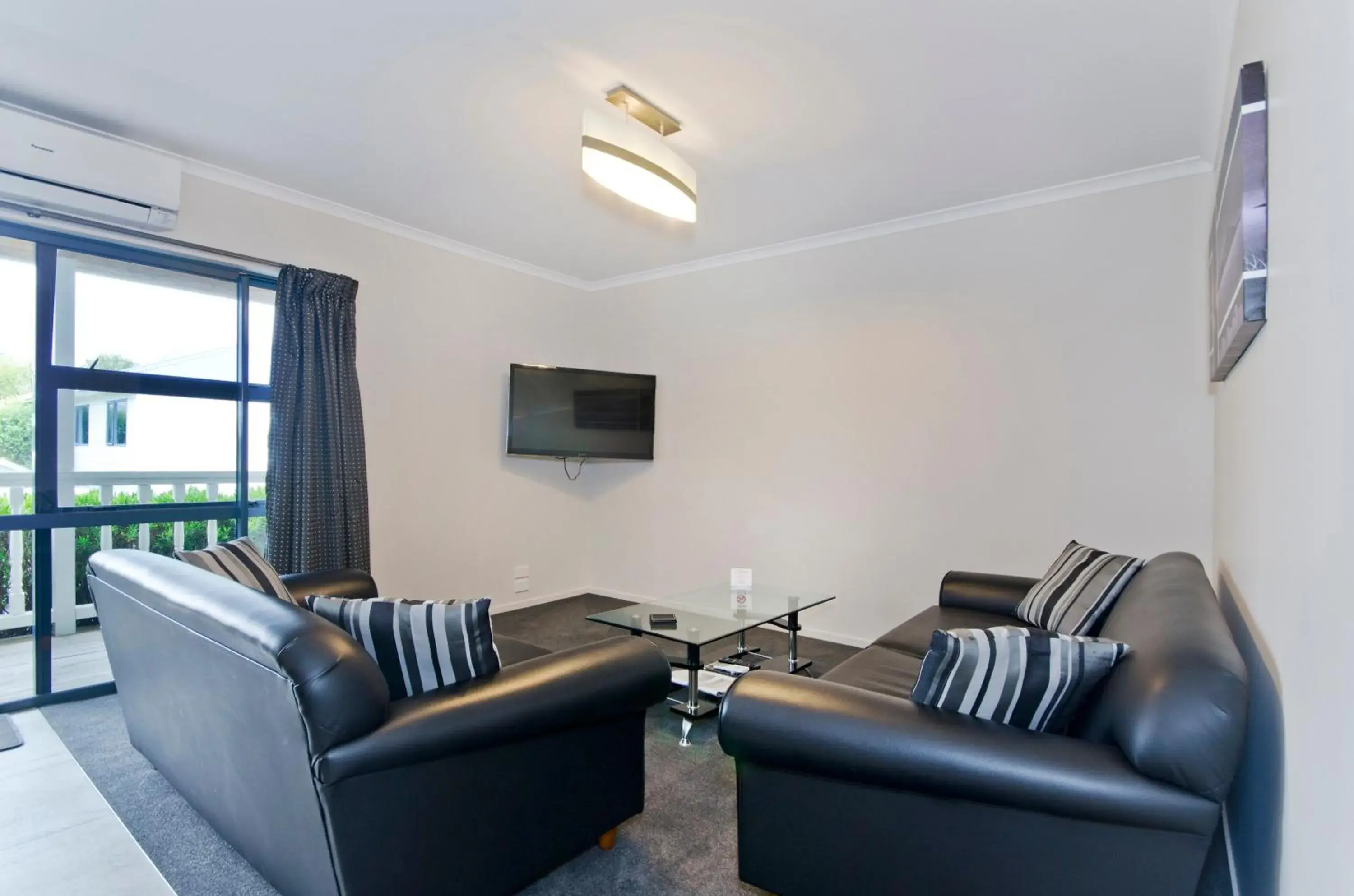 Ground Floor 2Bed unit 3Beds P in Matakana Motel Ground Floor 2Bed unit 3Beds P in Matakana Motel