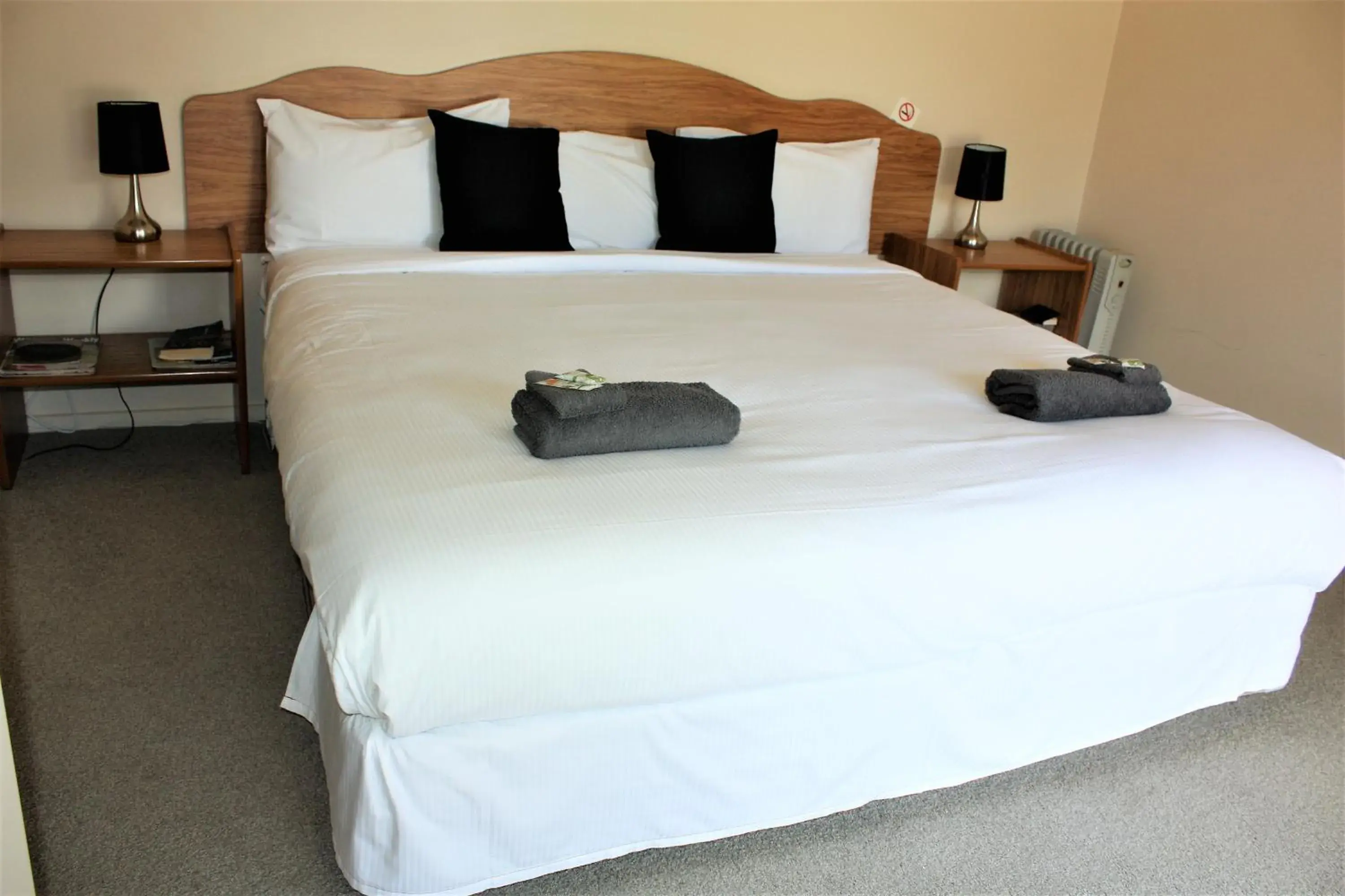 Studio in Owen River Tavern & Motels Studio in Owen River Tavern & Motels