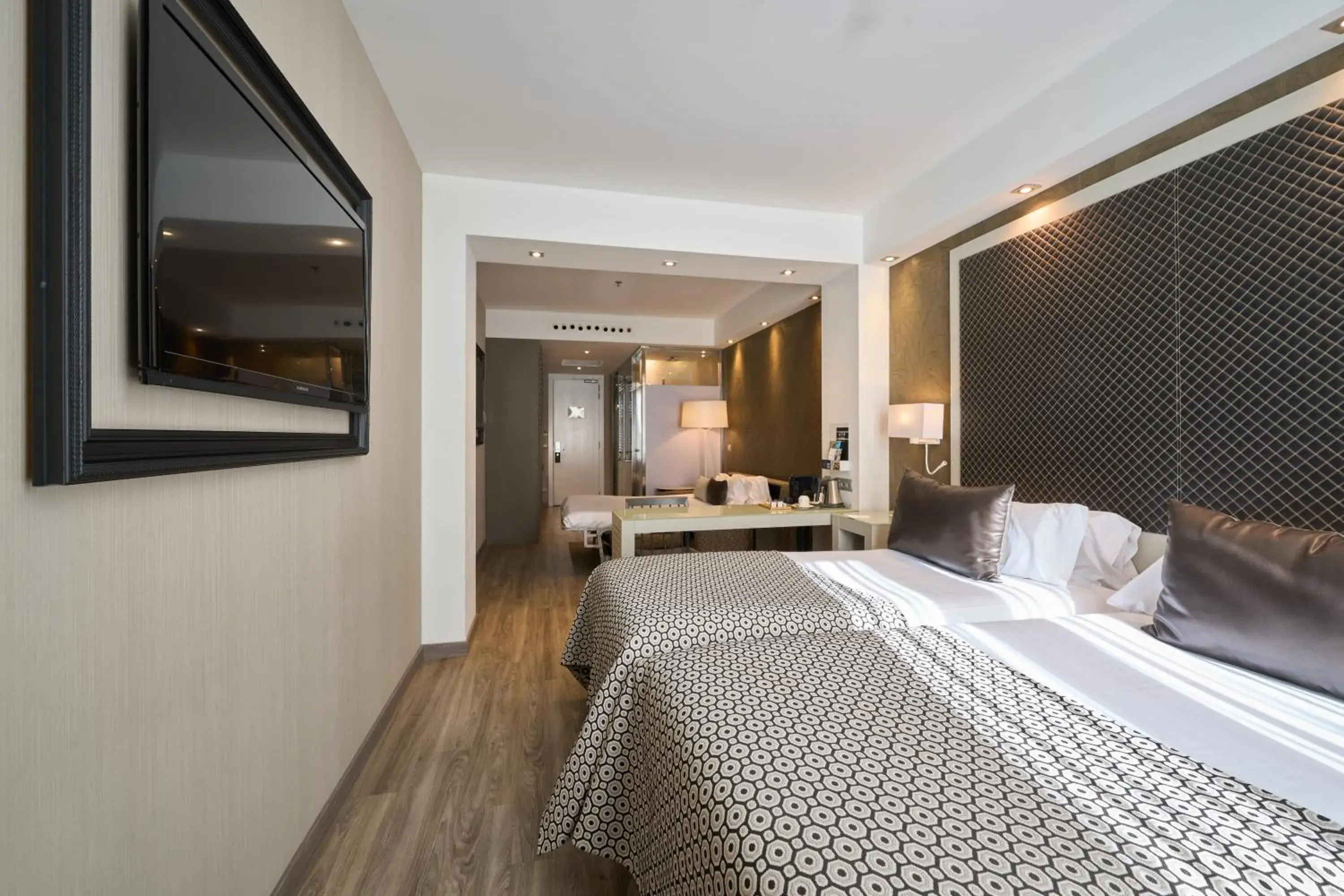 Triple Room in Catalonia Square 4* Sup Triple Room in Catalonia Square 4* Sup