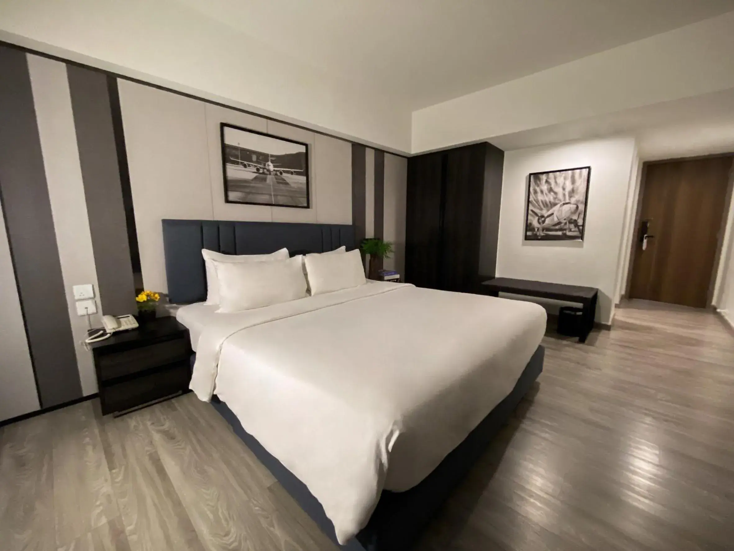 Deluxe Double Room in 12 The Residence Hotel at Don Mueang Airport Deluxe Double Room in 12 The Residence Hotel at Don Mueang Airport