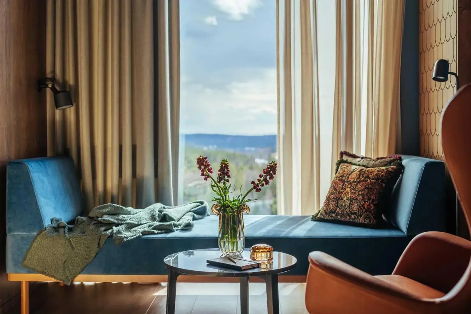 Superior Corner Suite in The Well Superior Corner Suite in The Well