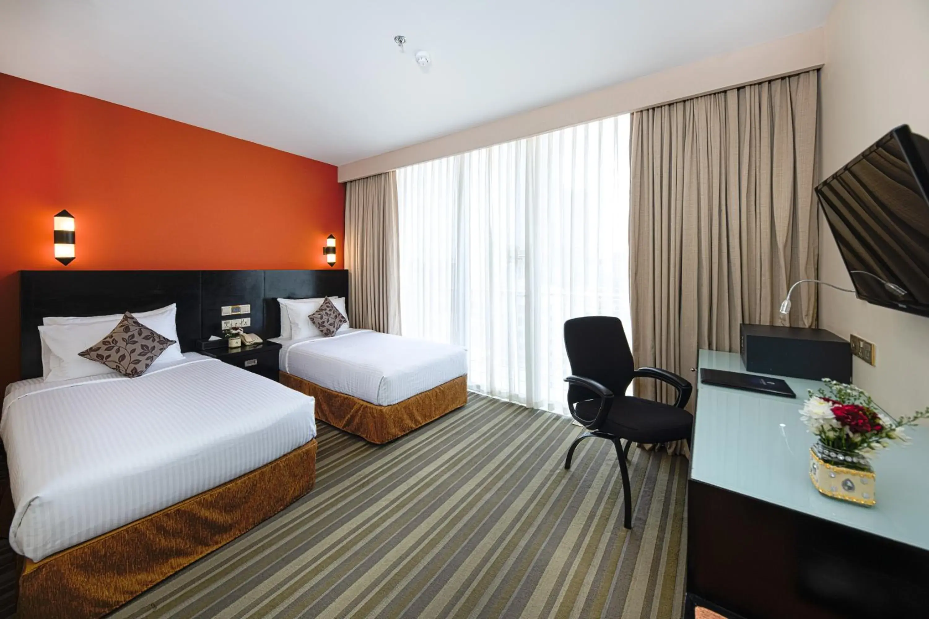 Deluxe Twin Room with Balcony in Pearl Grand By Rathna Deluxe Twin Room with Balcony in Pearl Grand By Rathna