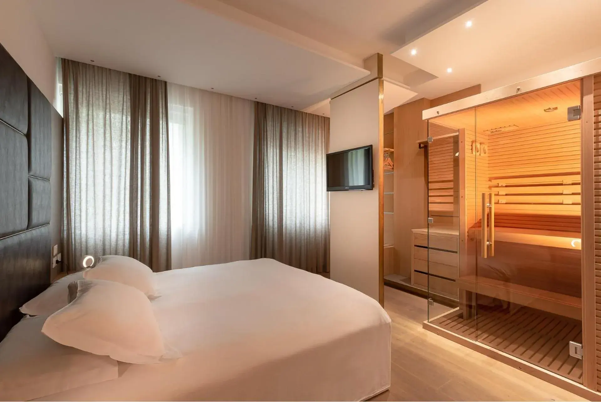 Junior Suite with Sauna in Hotel Polo Junior Suite with Sauna in Hotel Polo