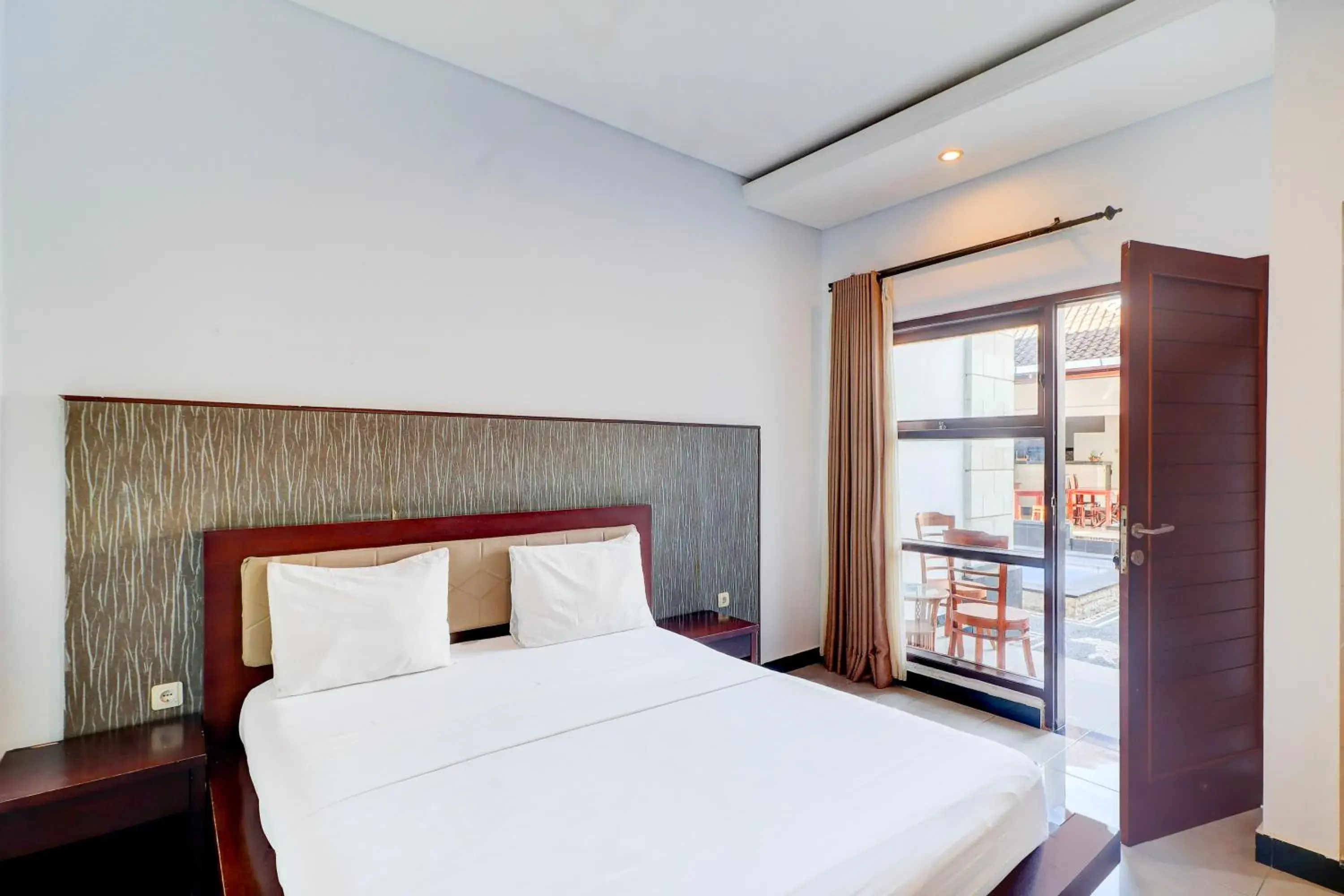 Deluxe Suite in Collection O Bali near Keonganan Beach formerly New Asta Graha Homestay Deluxe Suite in Collection O Bali near Keonganan Beach formerly New Asta Graha Homestay