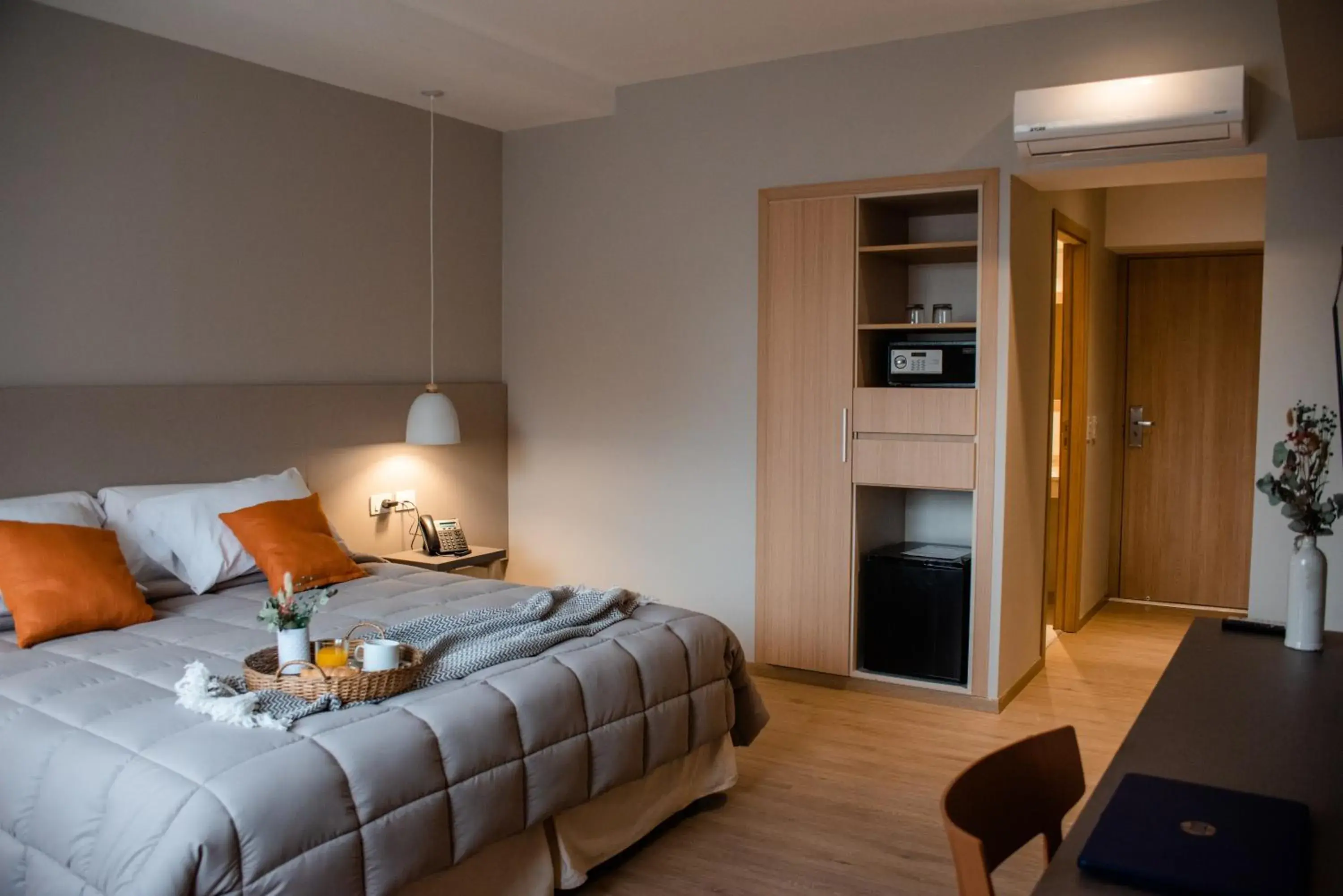 Superior Quadruple Room in Gran Hotel Dakar Superior Quadruple Room in Gran Hotel Dakar