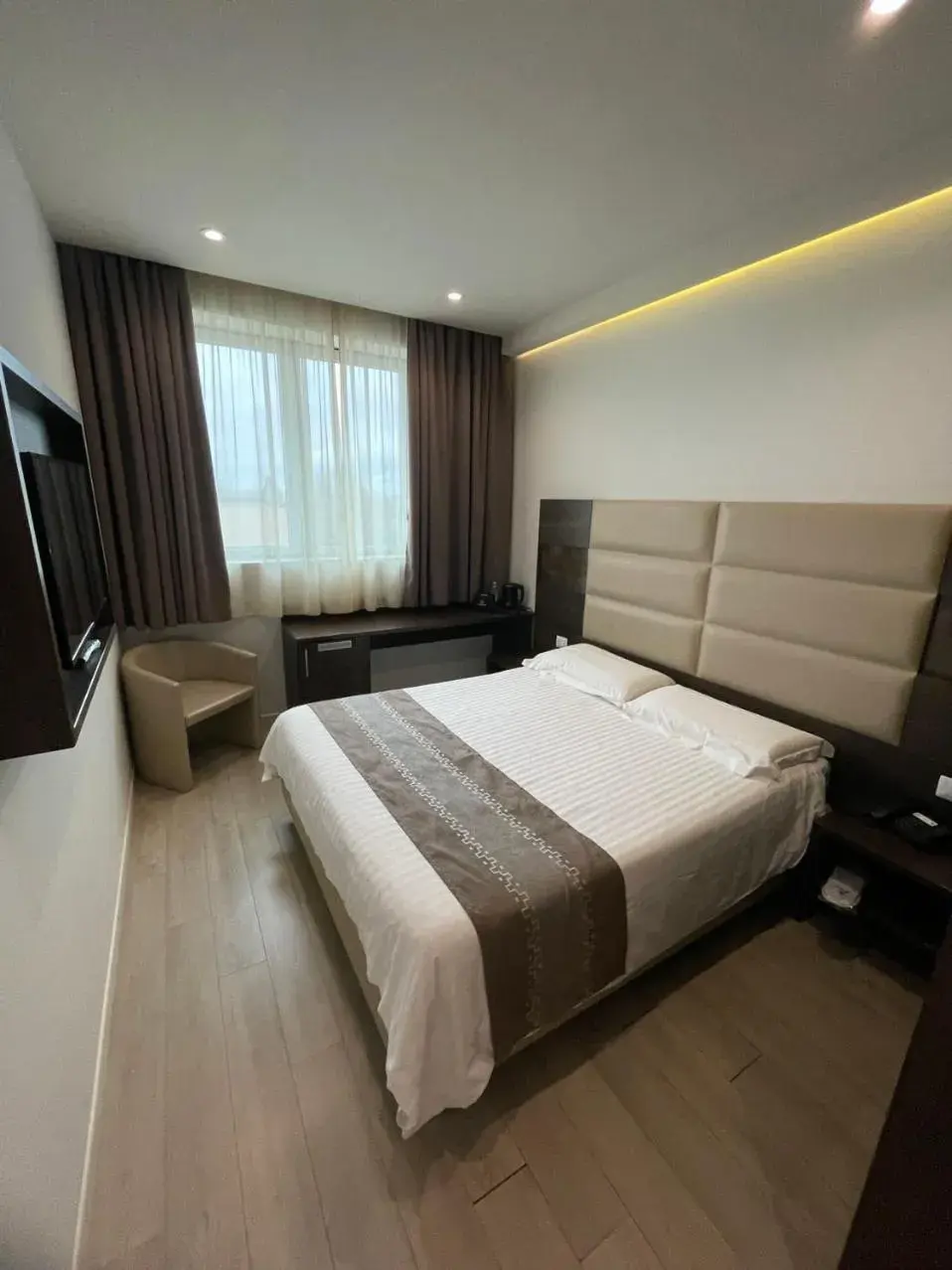 Deluxe Room in HotelLuxuryPrato Deluxe Room in HotelLuxuryPrato