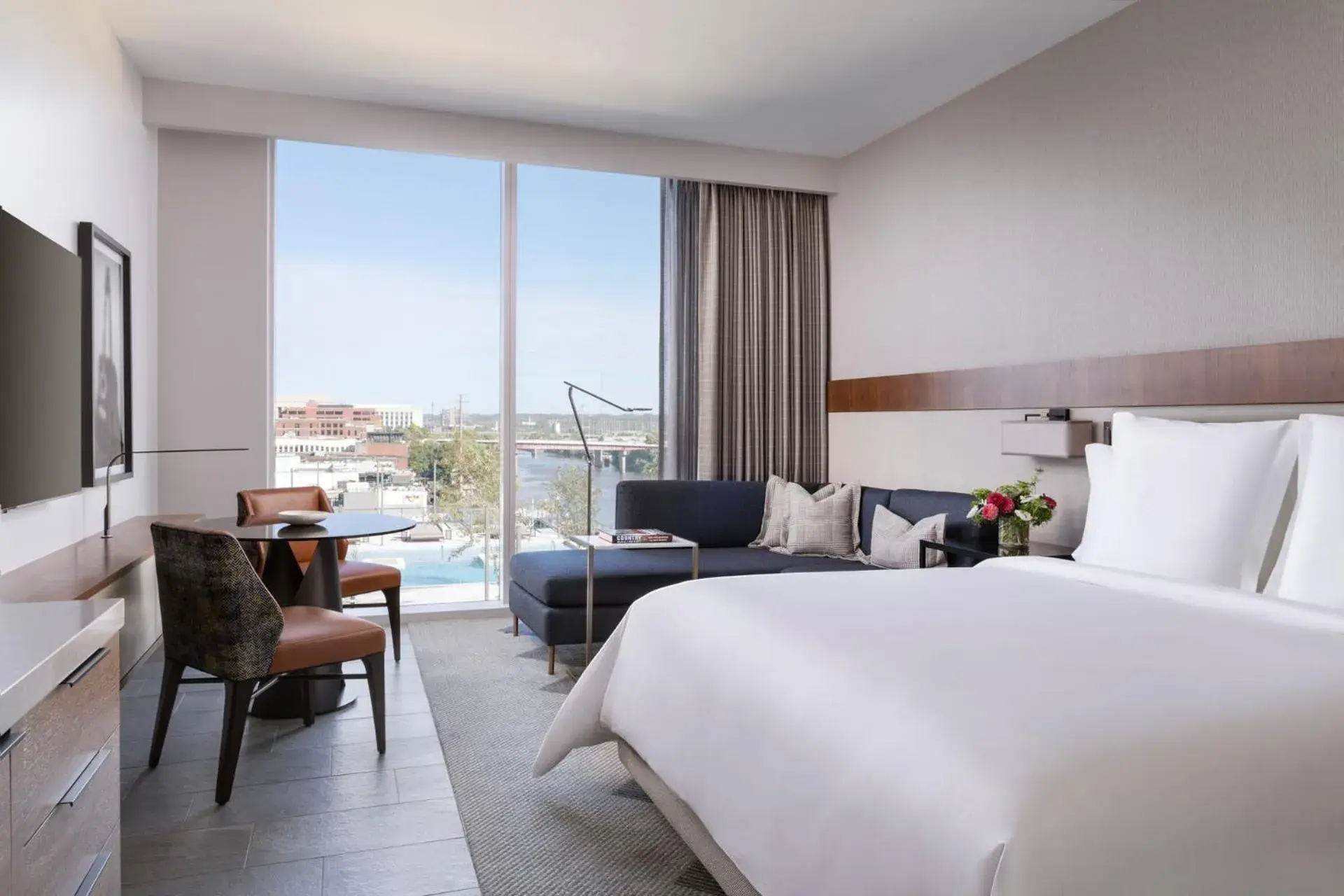 King Room with River View in Four Seasons Hotel Nashville King Room with River View in Four Seasons Hotel Nashville