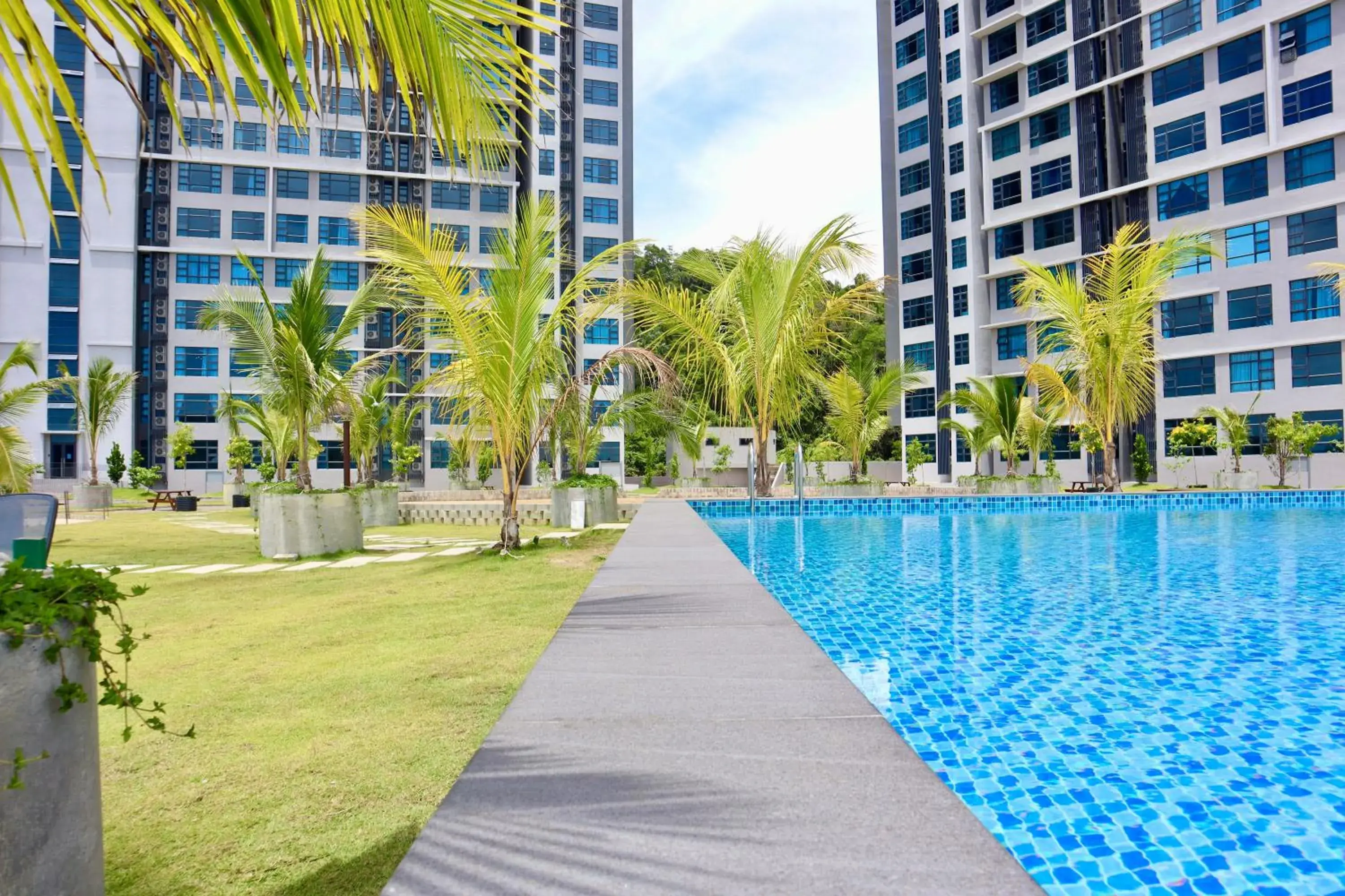 Three-Bedroom Apartment in Homesuite' Home at Jesselton Quay Three-Bedroom Apartment in Homesuite' Home at Jesselton Quay