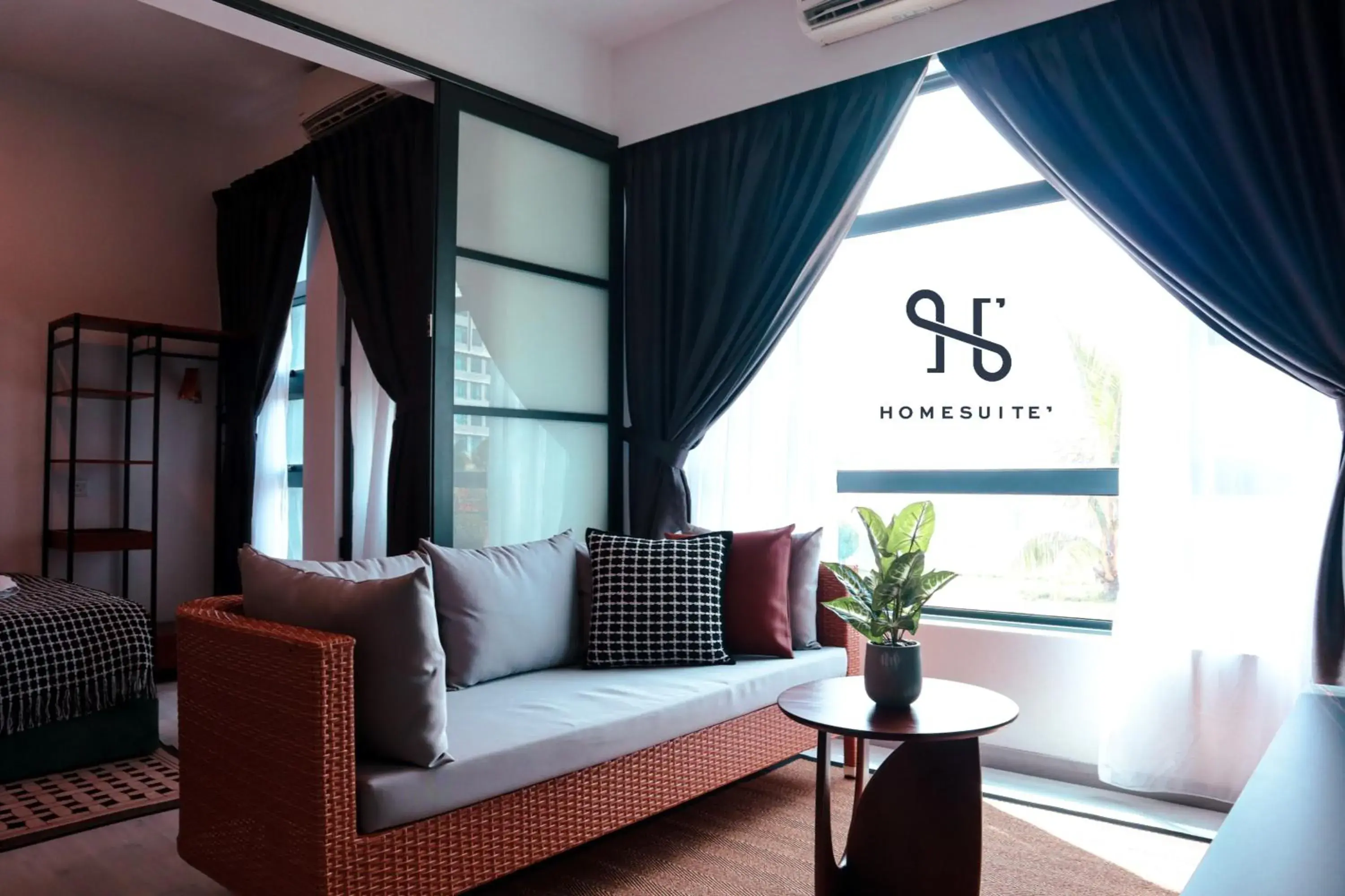 Two-Bedroom Deluxe Apartment in Homesuite' Home at Jesselton Quay Two-Bedroom Deluxe Apartment in Homesuite' Home at Jesselton Quay