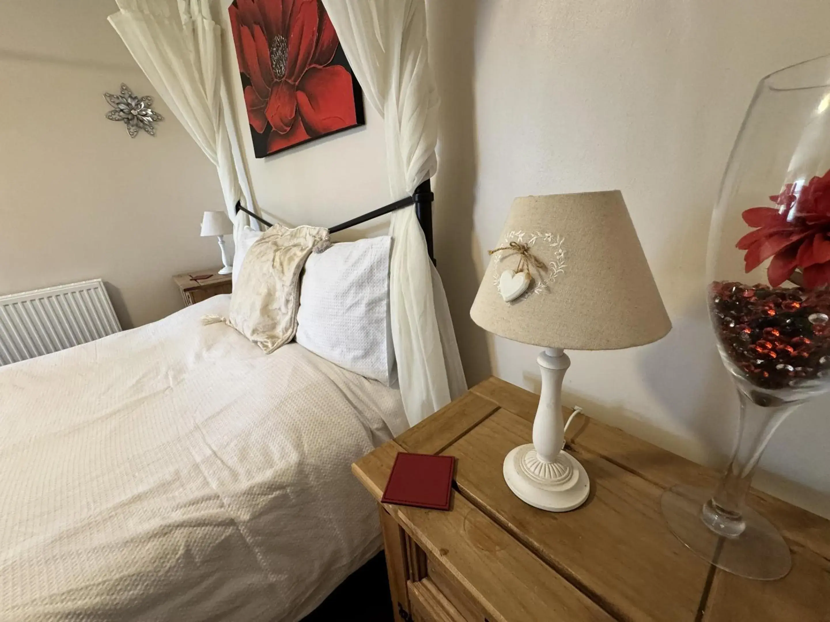 Budget Double Room in The Kings Head inn Budget Double Room in The Kings Head inn
