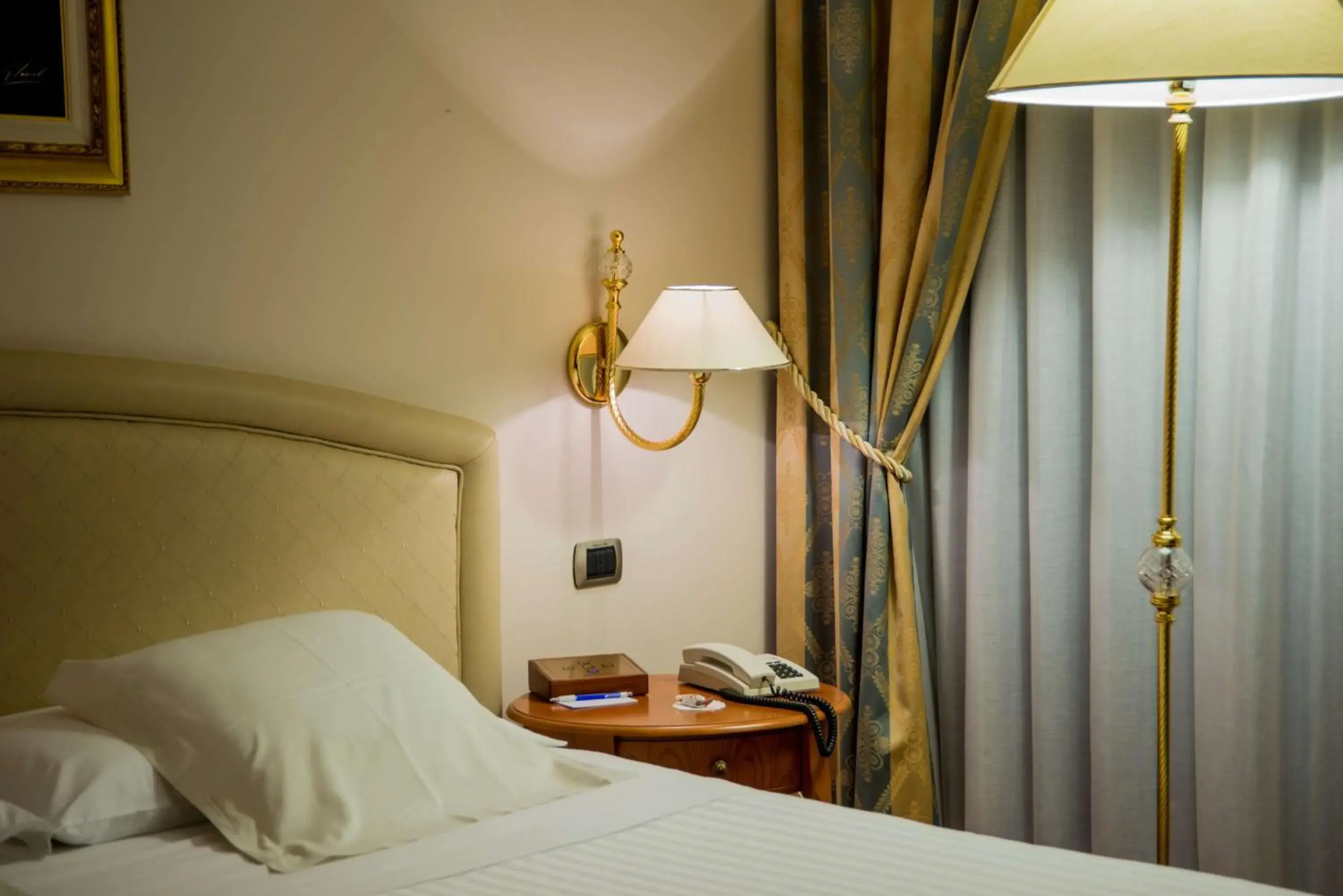 Standard Twin Room in Best Western Hotel Globus City Standard Twin Room in Best Western Hotel Globus City