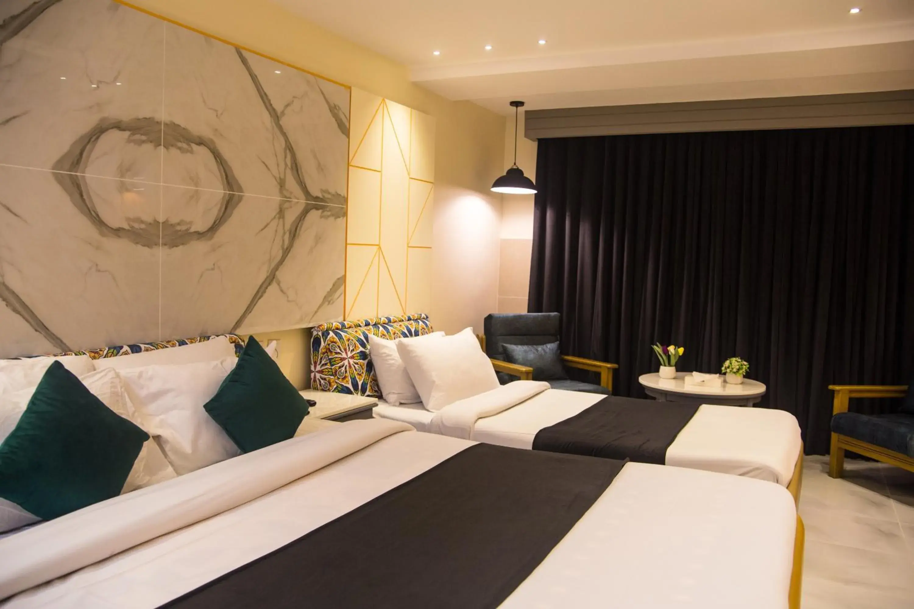 Executive Triple Room in Metropole Hotel Executive Triple Room in Metropole Hotel