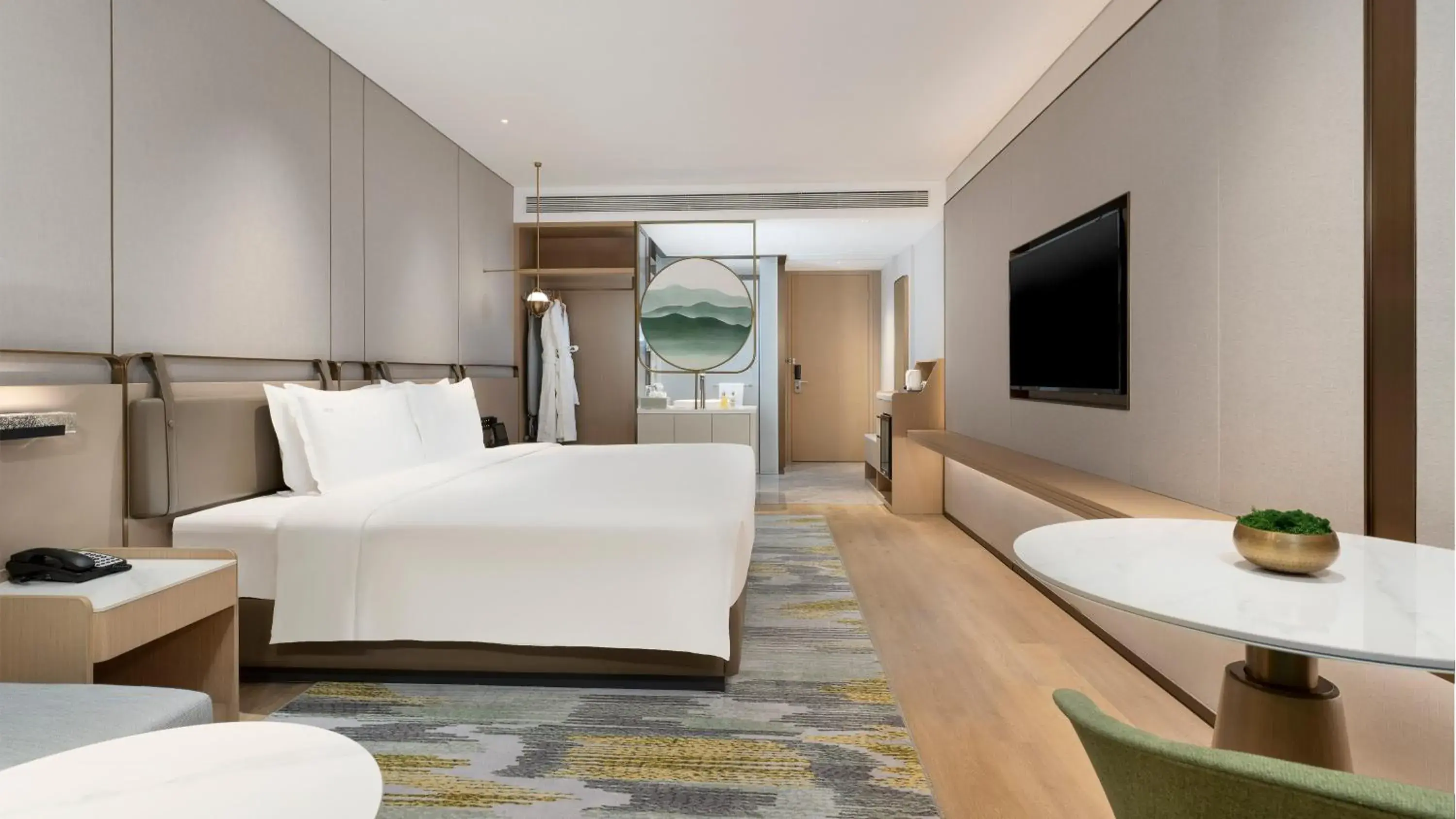 Premium King Room with City View in Holiday Inn Changsha Malanshan by IHG Premium King Room with City View in Holiday Inn Changsha Malanshan by IHG