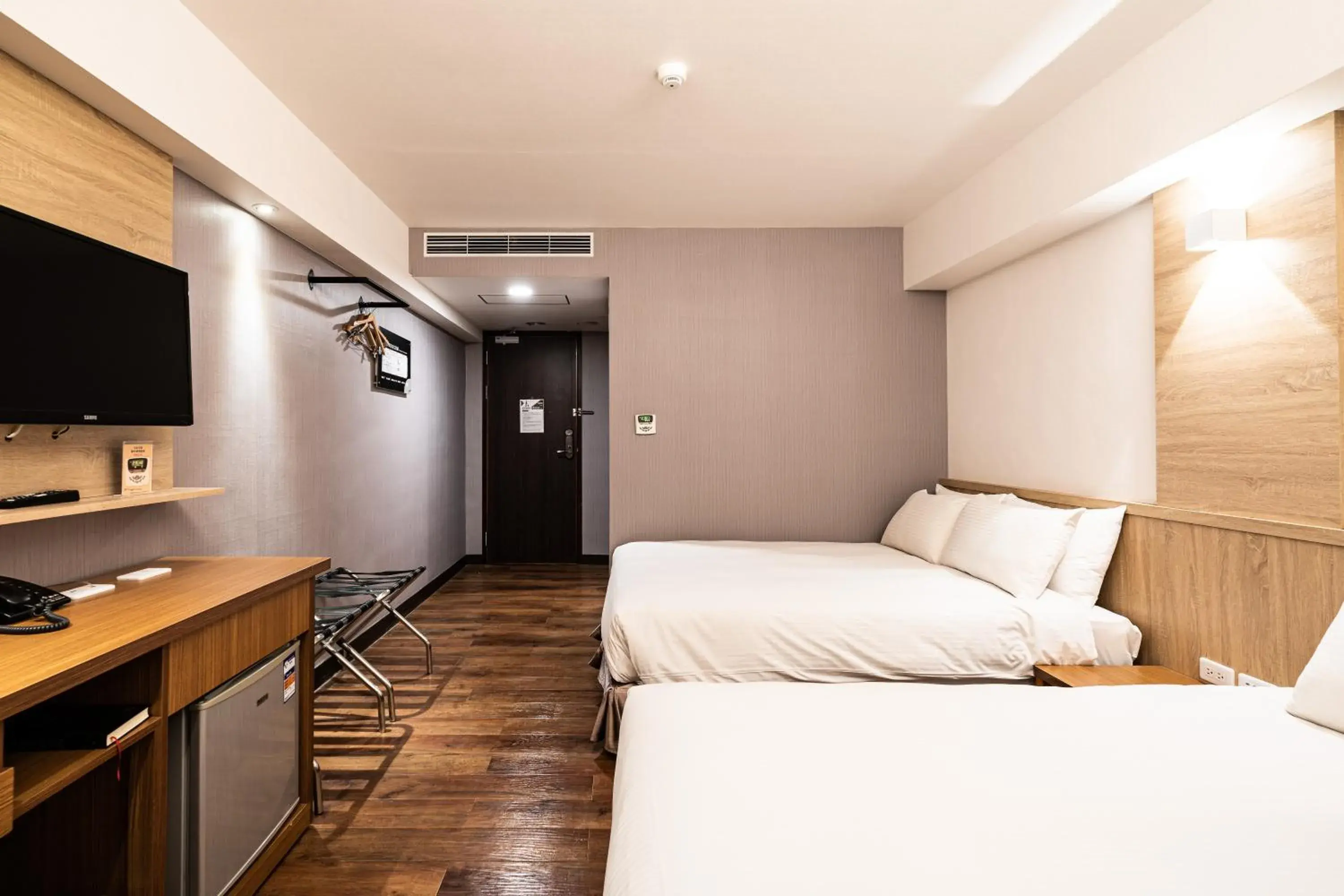 Standard Quadruple Room in Global Traveler Hotel Standard Quadruple Room in Global Traveler Hotel