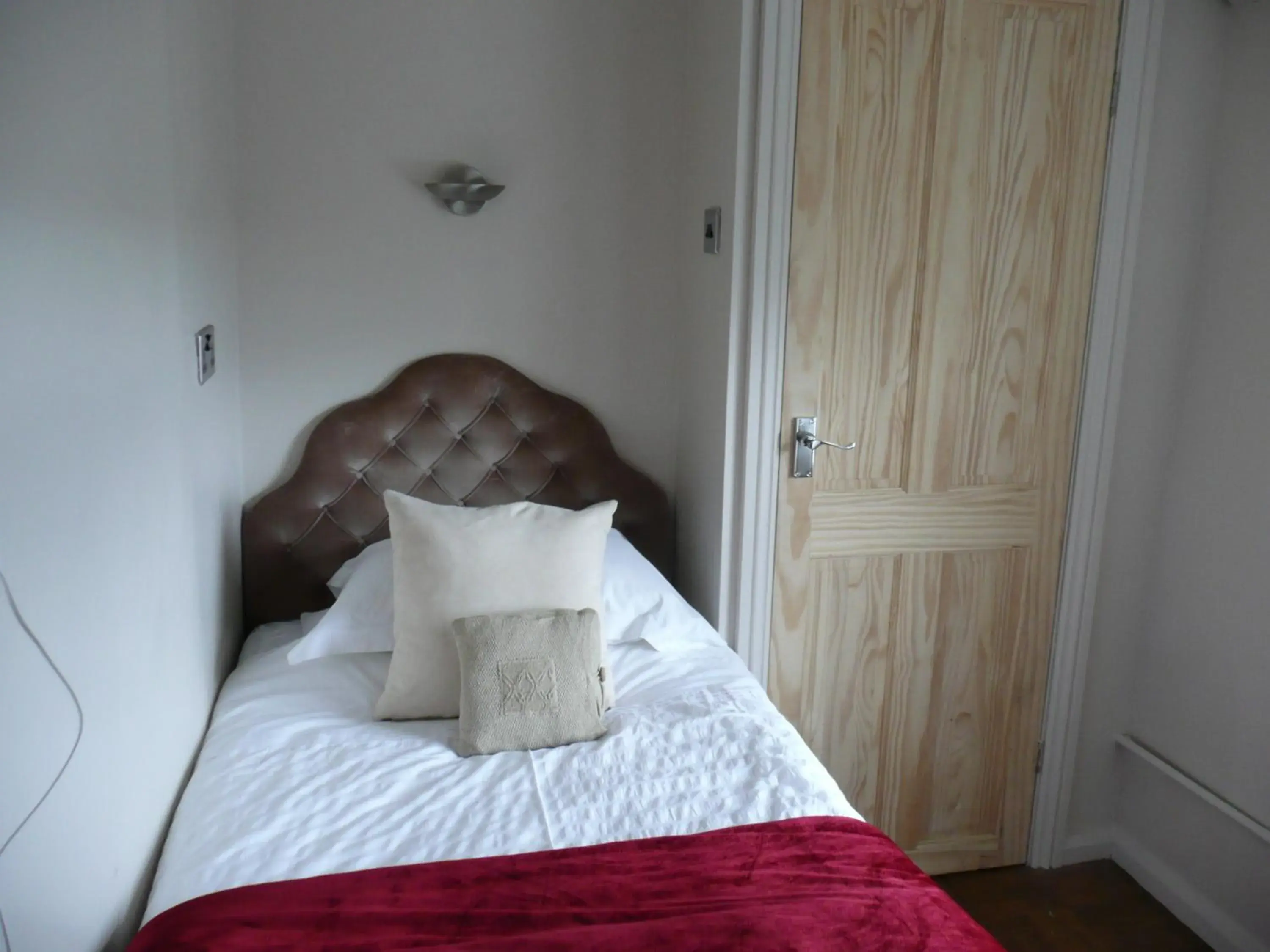 Standard Single Room - single occupancy in Hollybush Inn Standard Single Room - single occupancy in Hollybush Inn