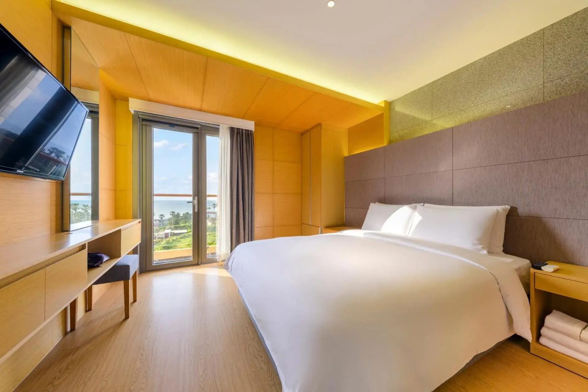 Suite (Room Only) in STANFORD Hotel & Resort Jeju Suite (Room Only) in STANFORD Hotel & Resort Jeju