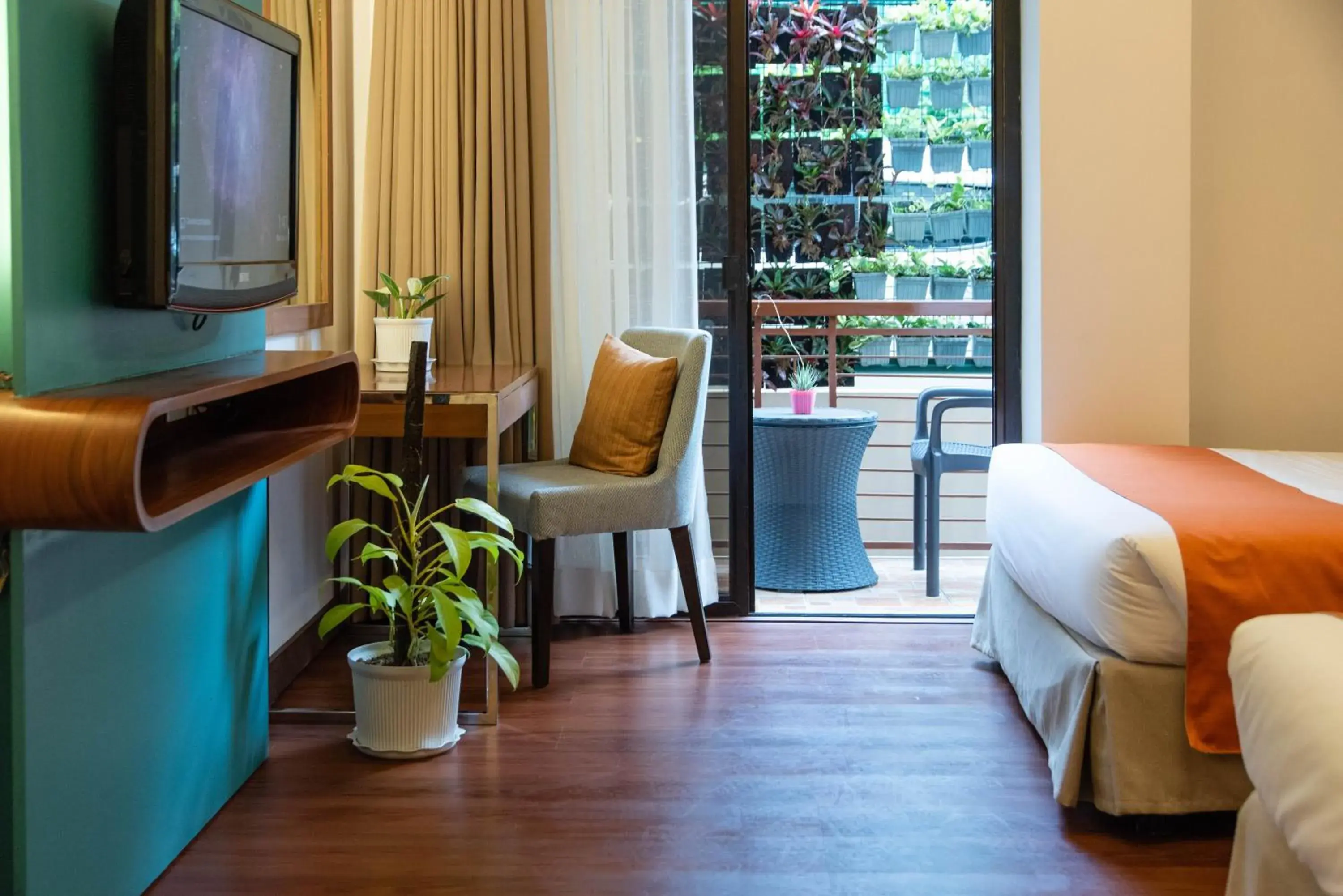 Deluxe Room (1 Double Bed and 1 Single Bed) in Giraffe Boutique Hotel Deluxe Room (1 Double Bed and 1 Single Bed) in Giraffe Boutique Hotel