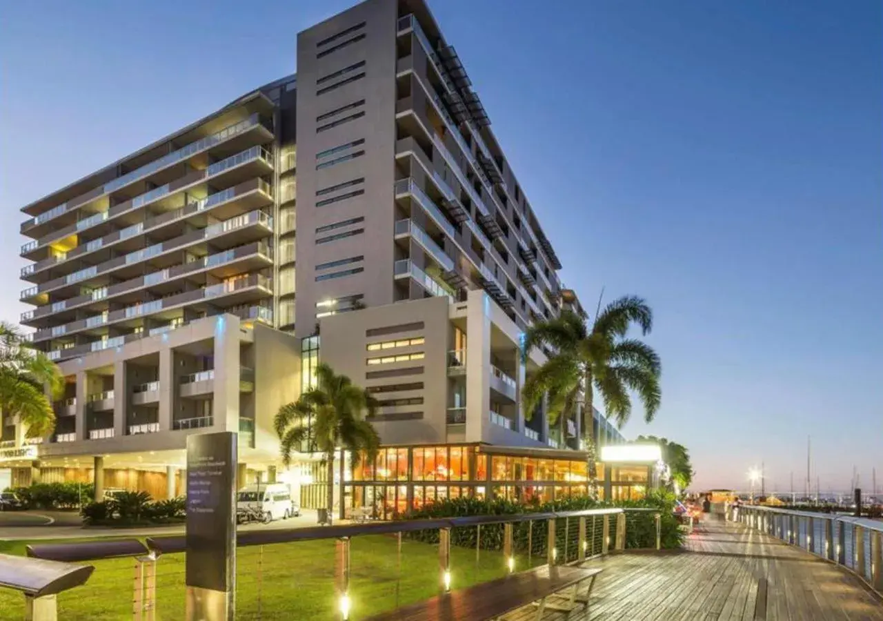 Lovely One Bedroom Apartment "Cairns Harbour Lights" Lovely One Bedroom Apartment "Cairns Harbour Lights"