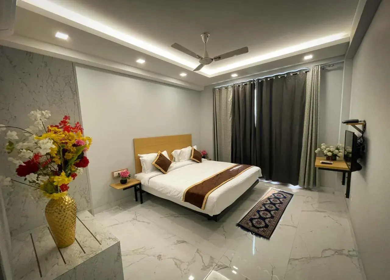Suite in The Empire Villa,Cyber City, Gurgaon Suite in The Empire Villa,Cyber City, Gurgaon