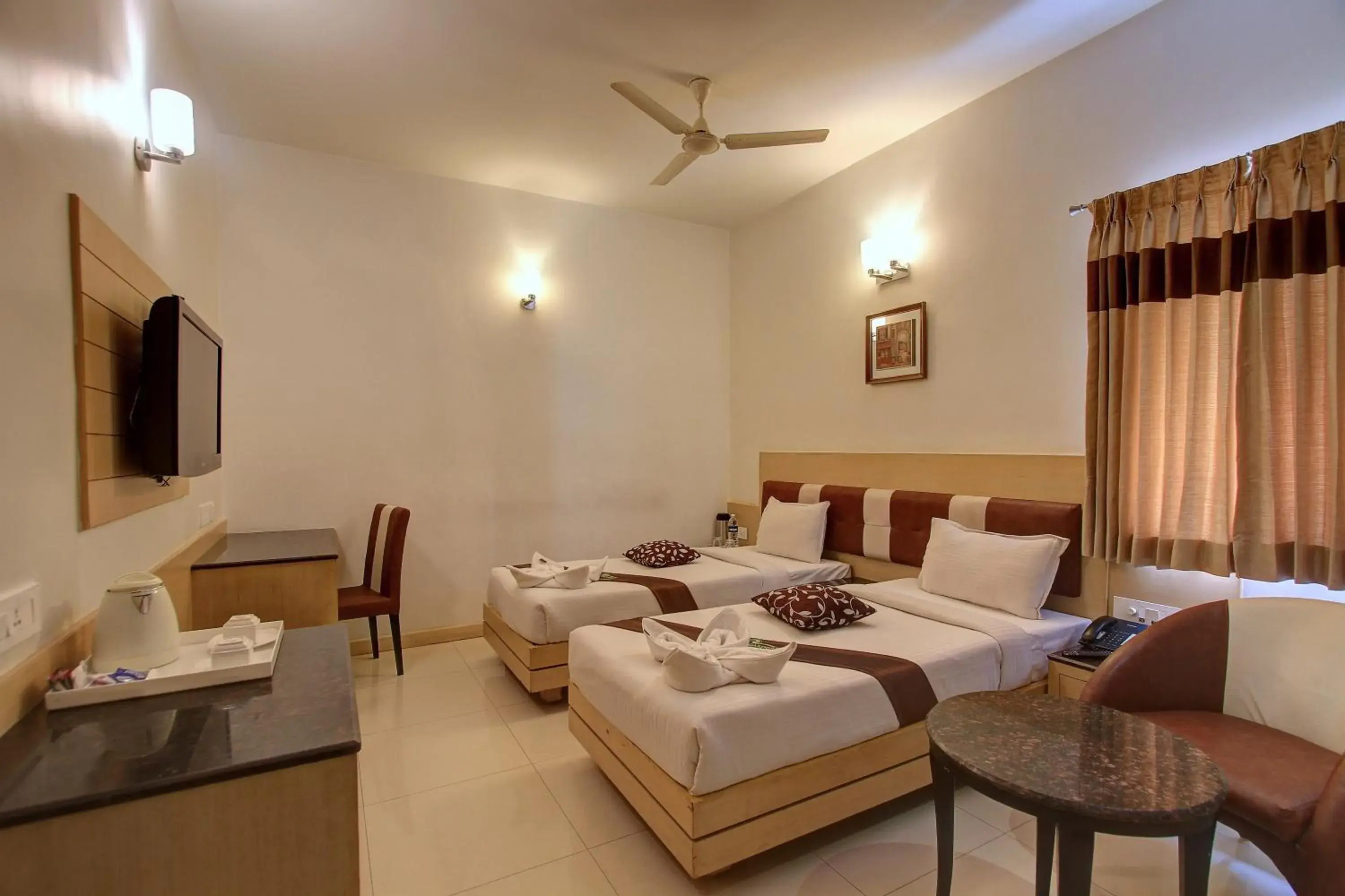 Large Single Room - single occupancy in Hotel Prince Gardens Large Single Room - single occupancy in Hotel Prince Gardens