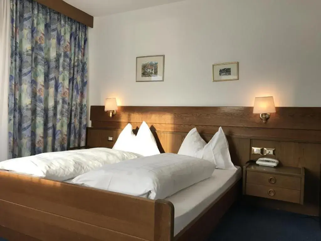 Standard Double Room with Balcony - single occupancy in Hotel Rotwand Standard Double Room with Balcony - single occupancy in Hotel Rotwand