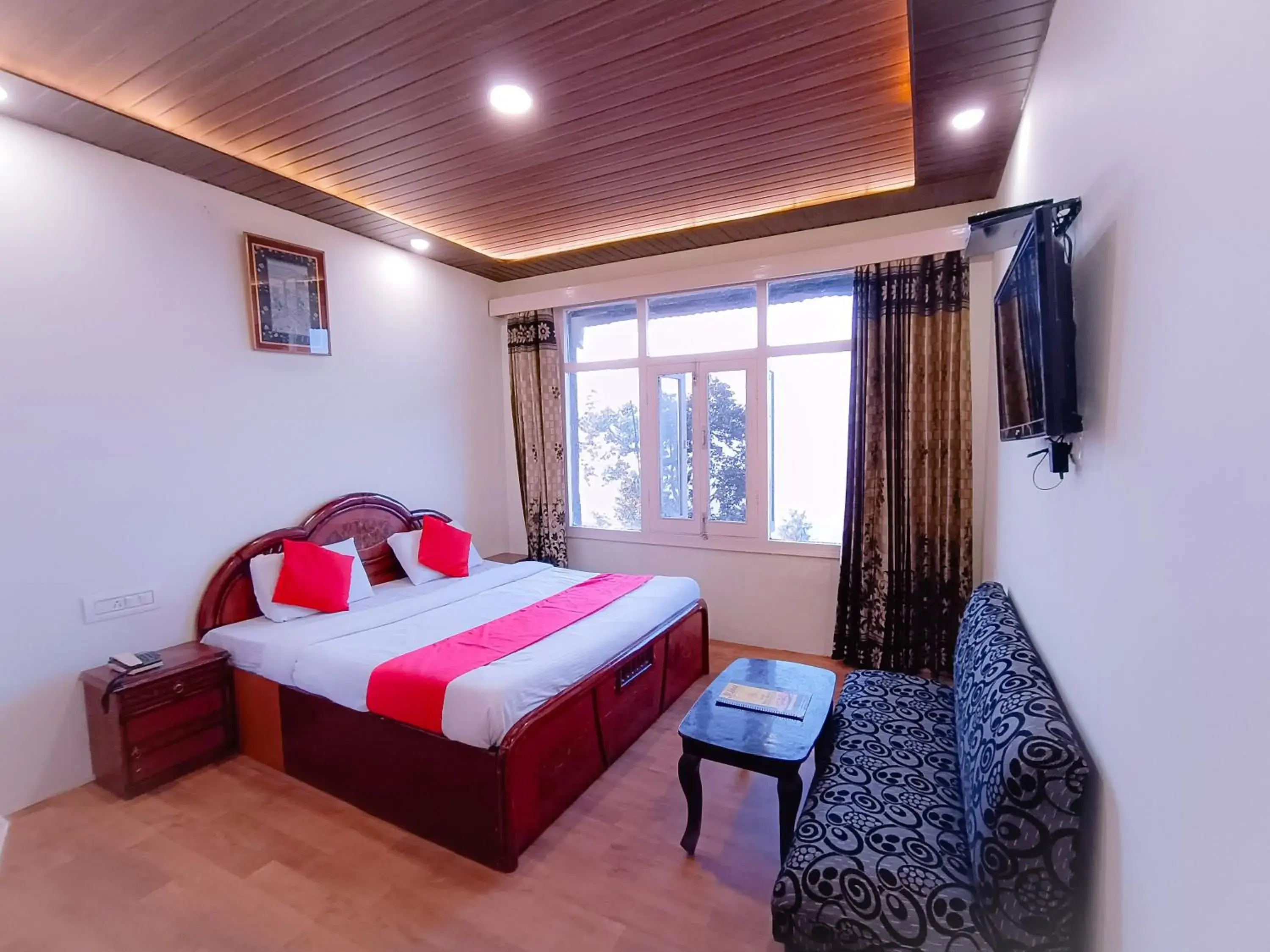 Deluxe Room in Surya Resort Dalhousie Deluxe Room in Surya Resort Dalhousie