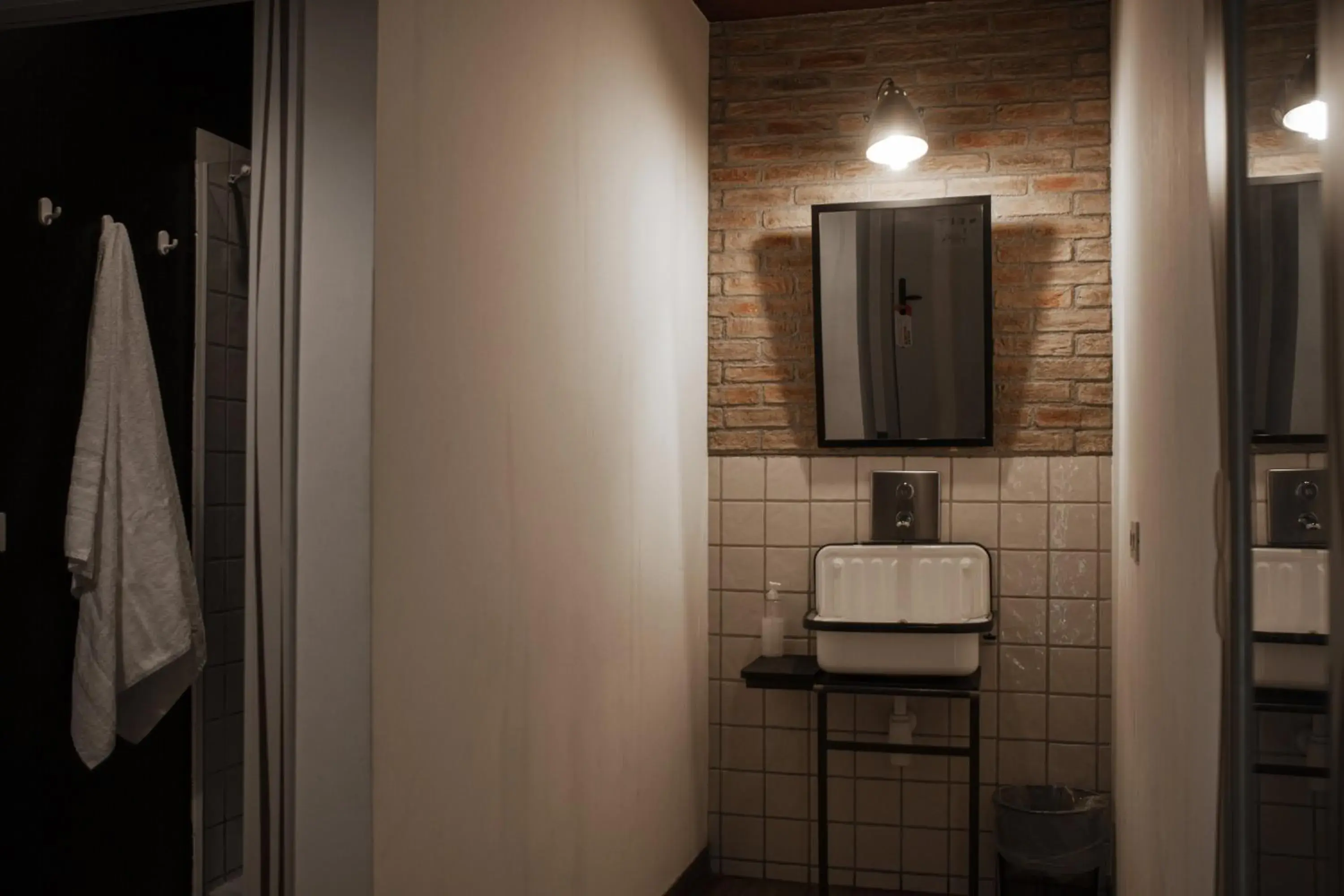 Bed in 6-Bed Female Dormitory Room with Private Bathroom in room00 Chueca Hostel Bed in 6-Bed Female Dormitory Room with Private Bathroom in room00 Chueca Hostel