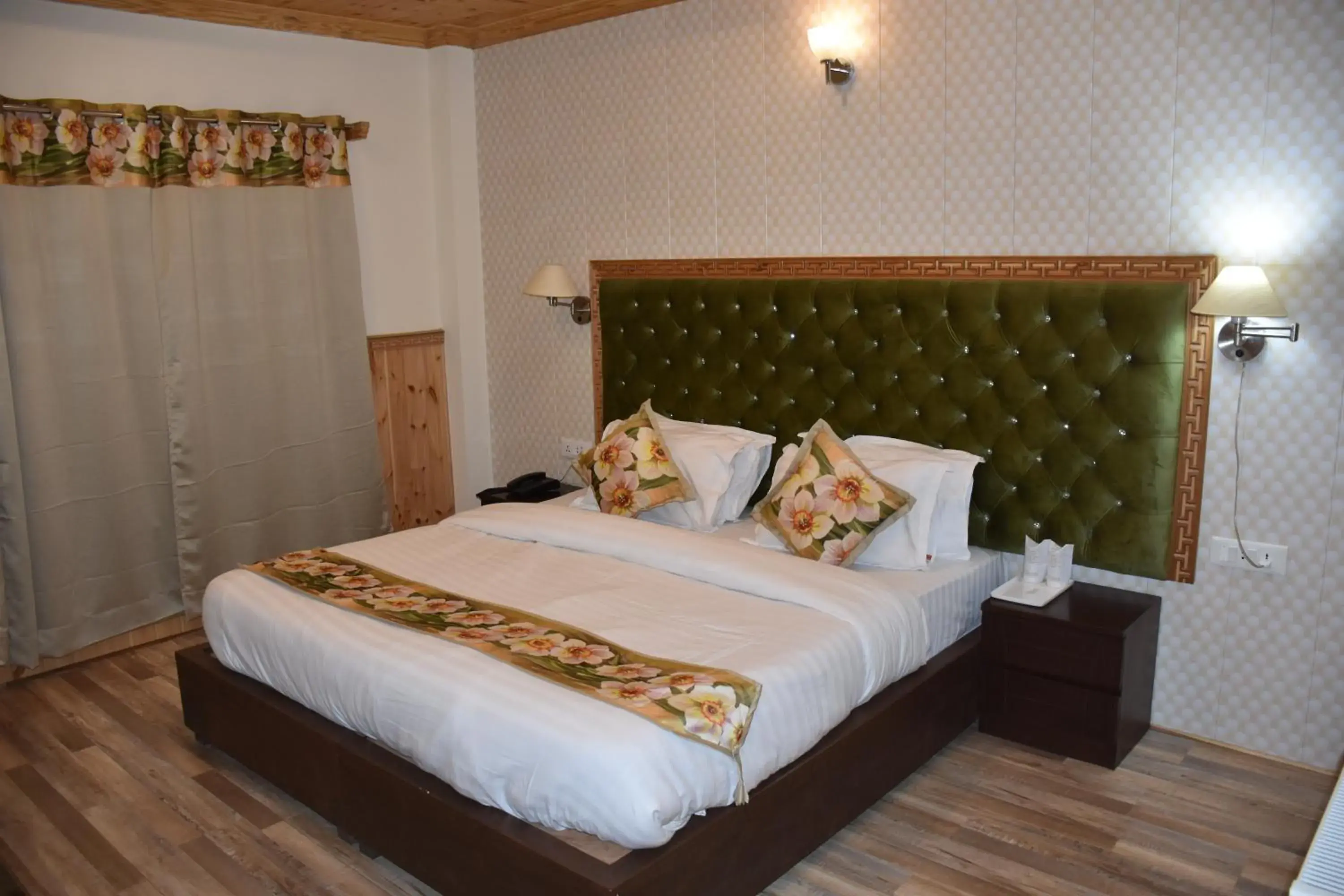 Deluxe Double Room - single occupancy in HOTEL CHANTSA Deluxe Double Room - single occupancy in HOTEL CHANTSA
