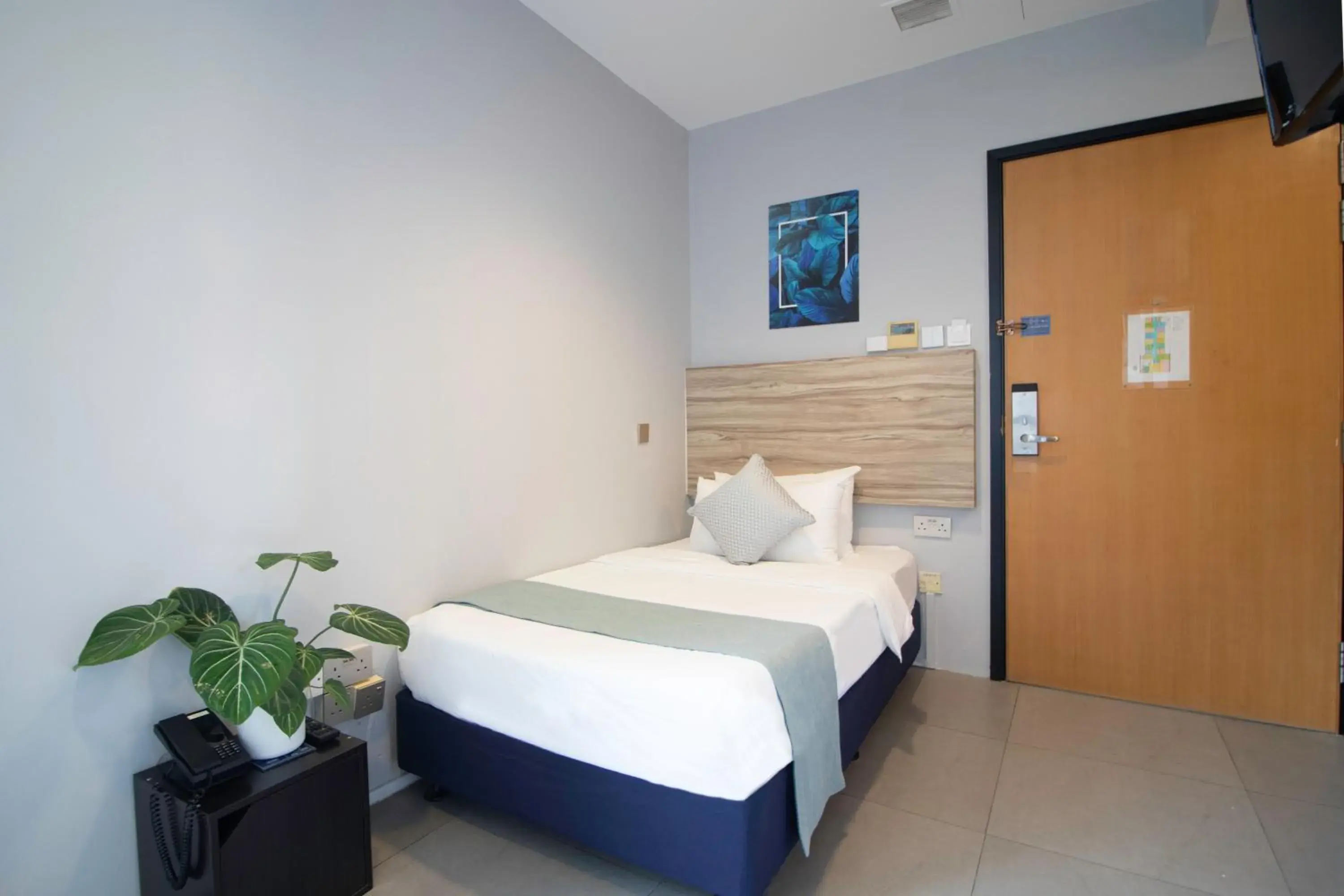 Standard Single Room in Victoria Hotel a NuVe Group Collection Standard Single Room in Victoria Hotel a NuVe Group Collection