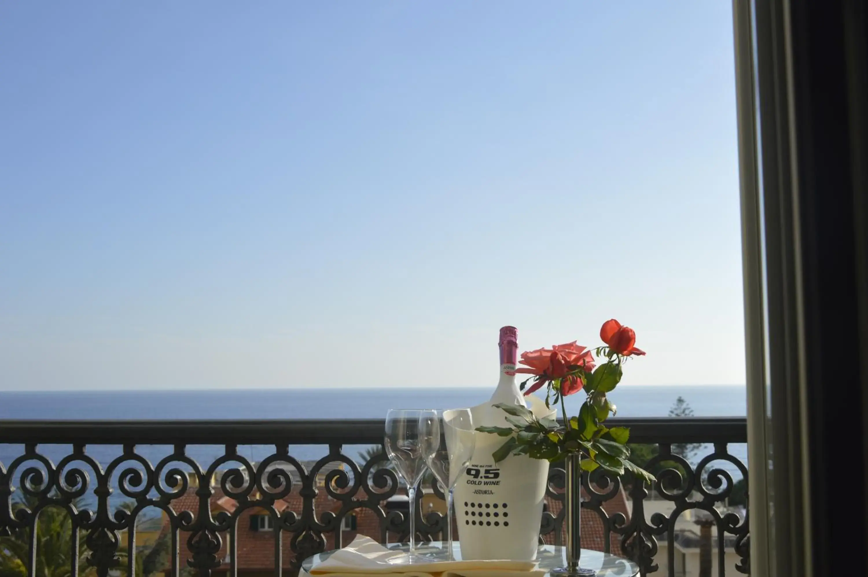 Double Room with Sea View in Hotel Morandi Double Room with Sea View in Hotel Morandi
