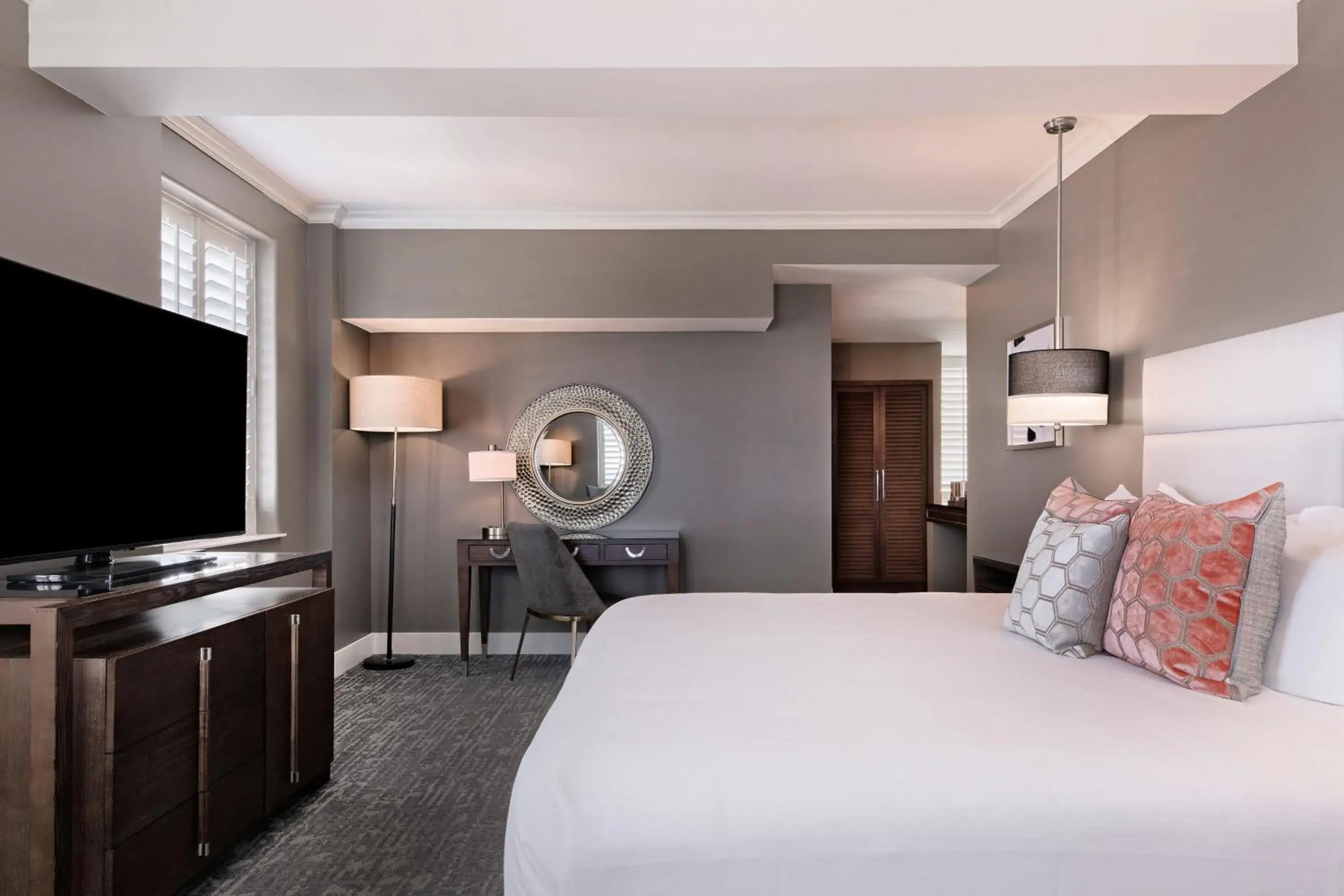 Larger Guest room, 1 King, City view, Corner room in Ambassador Hotel Oklahoma City, Autograph Collection Larger Guest room, 1 King, City view, Corner room in Ambassador Hotel Oklahoma City, Autograph Collection