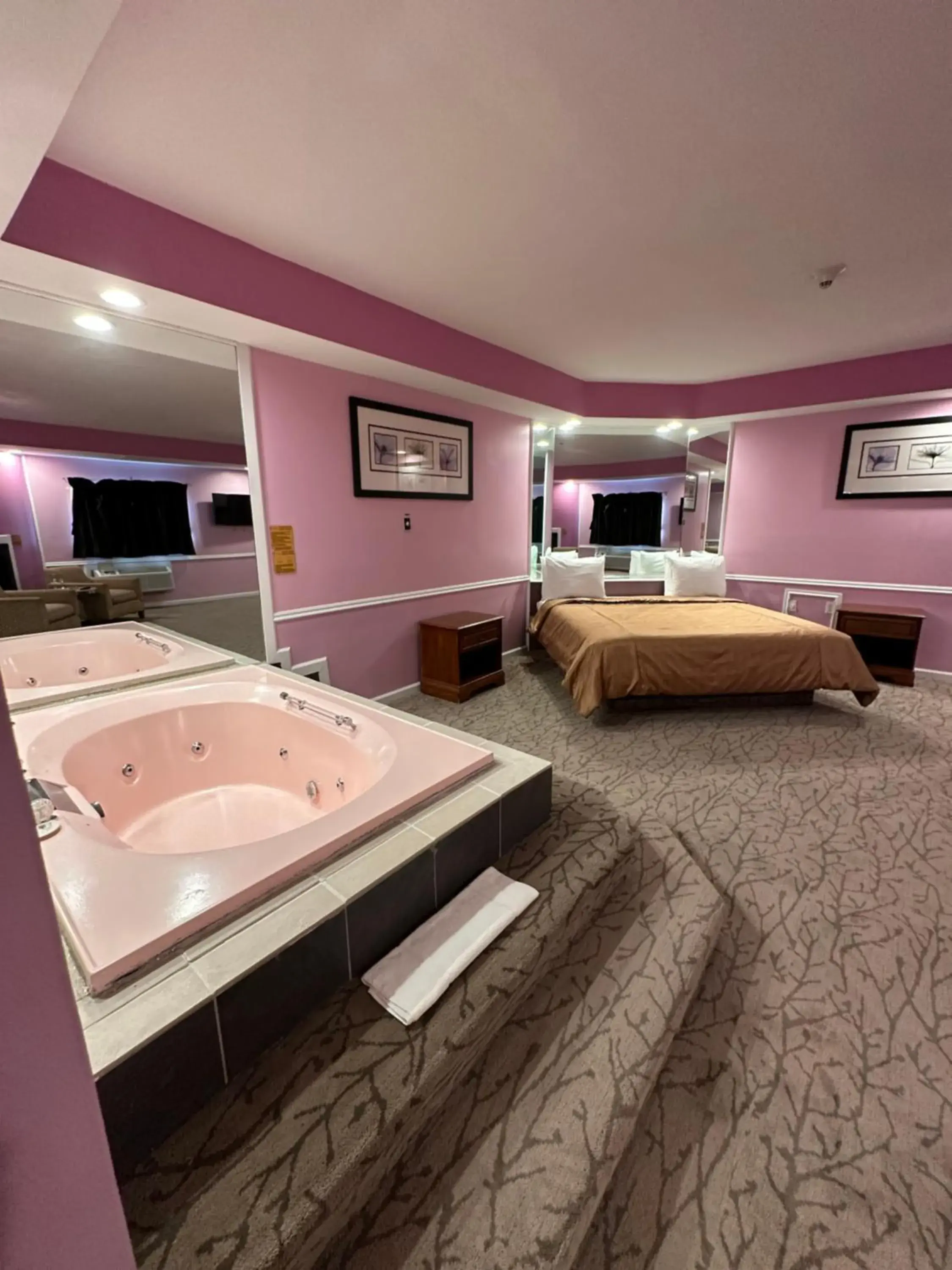 Suite with Garden View in Inn of the Dove - Romantic Luxury Suites with Jacuzzi & Seasonal Fireplace at Harrisburg-Hershey-Philadelphia, PA Suite with Garden View in Inn of the Dove - Romantic Luxury Suites with Jacuzzi & Seasonal Fireplace at Harrisburg-Hershey-Philadelphia, PA