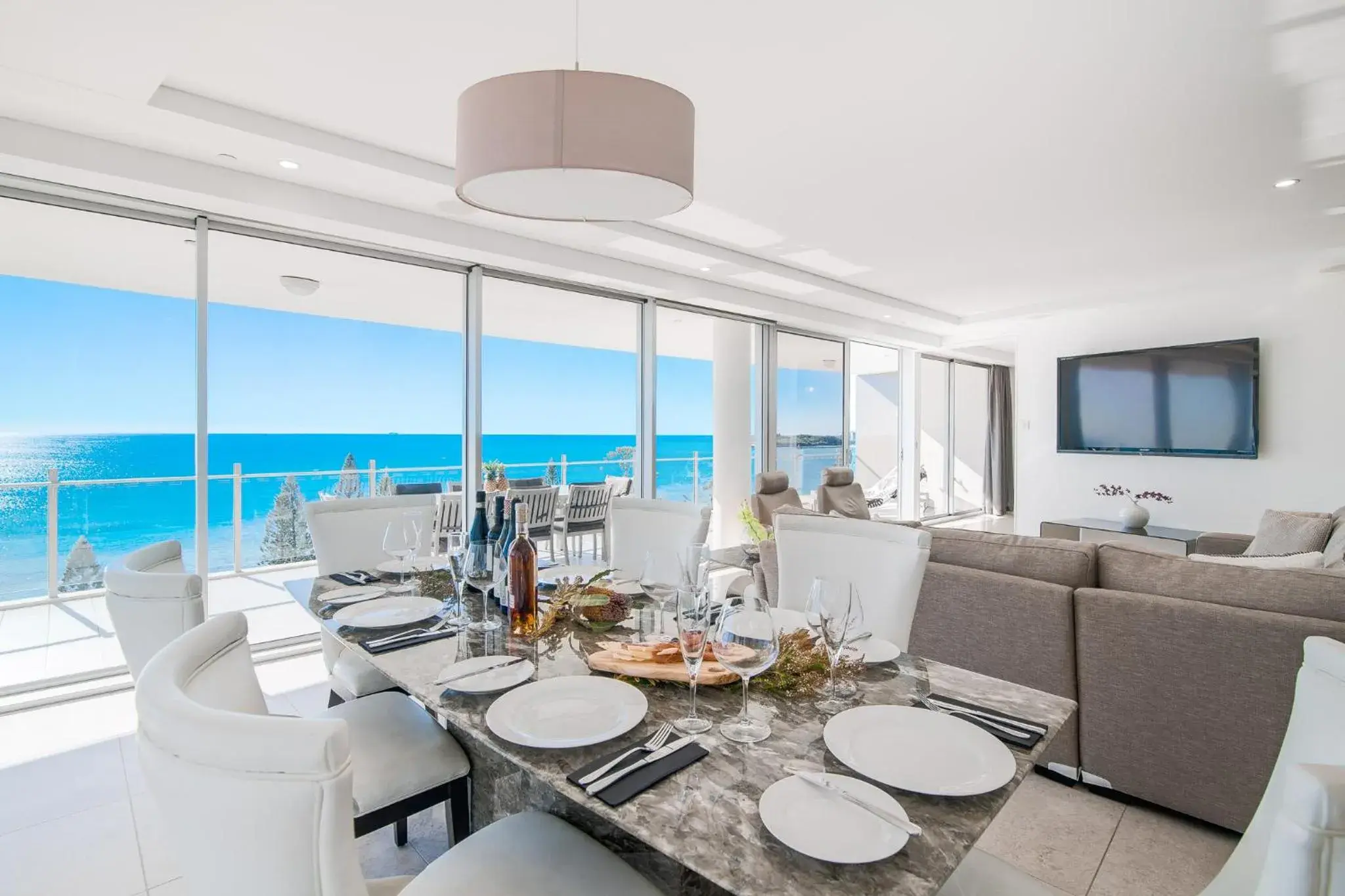 Deluxe Three-Bedroom Apartment in Sea Pearl A1 Beach Resort Deluxe Three-Bedroom Apartment in Sea Pearl A1 Beach Resort